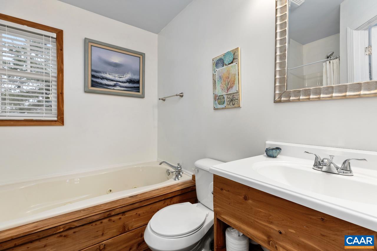 106 VISTA HEIGHTS DR