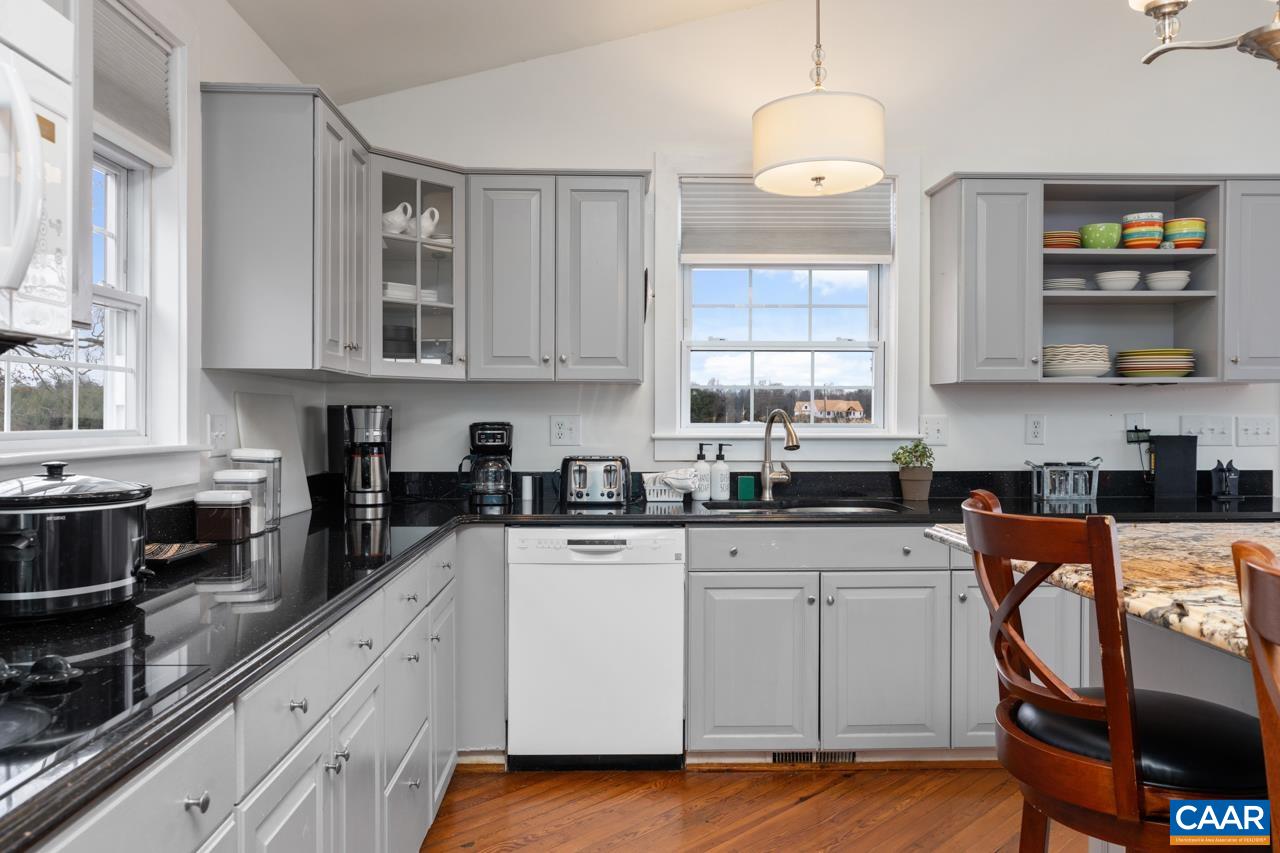 106 VISTA HEIGHTS DR