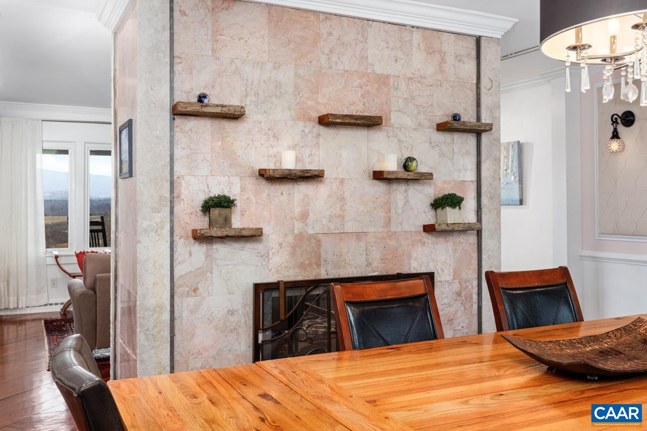 106 VISTA HEIGHTS DR