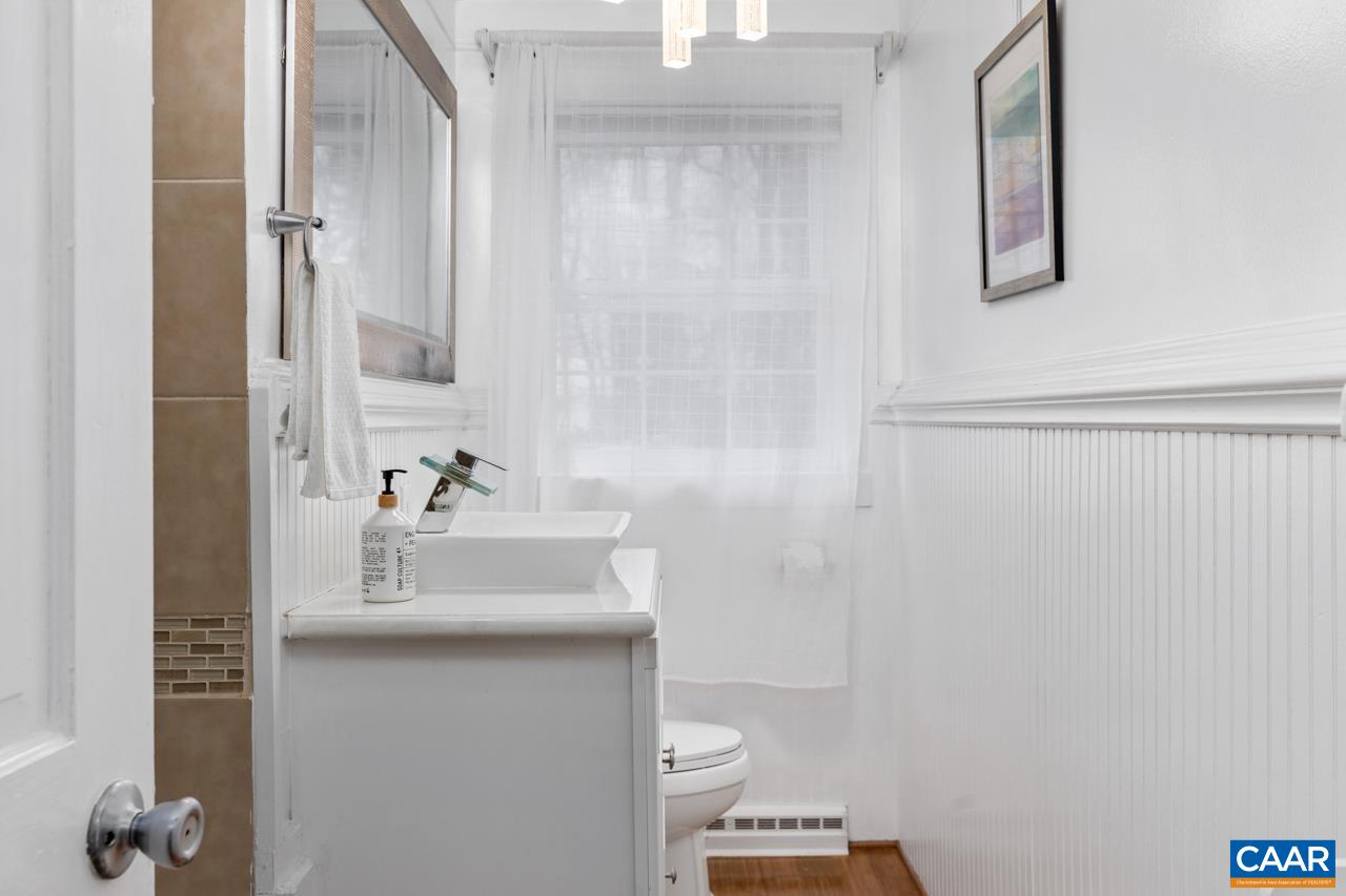 106 VISTA HEIGHTS DR