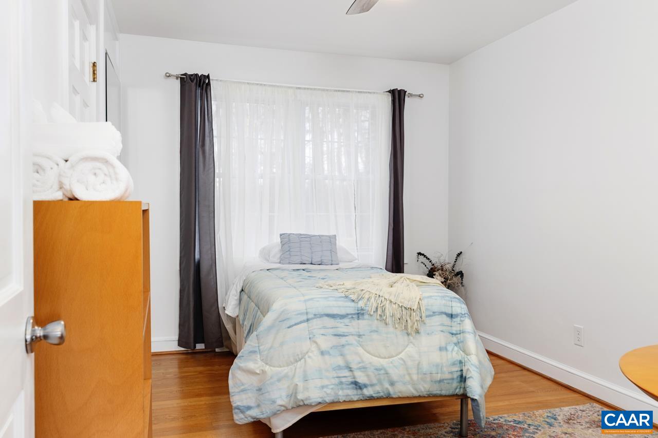 106 VISTA HEIGHTS DR