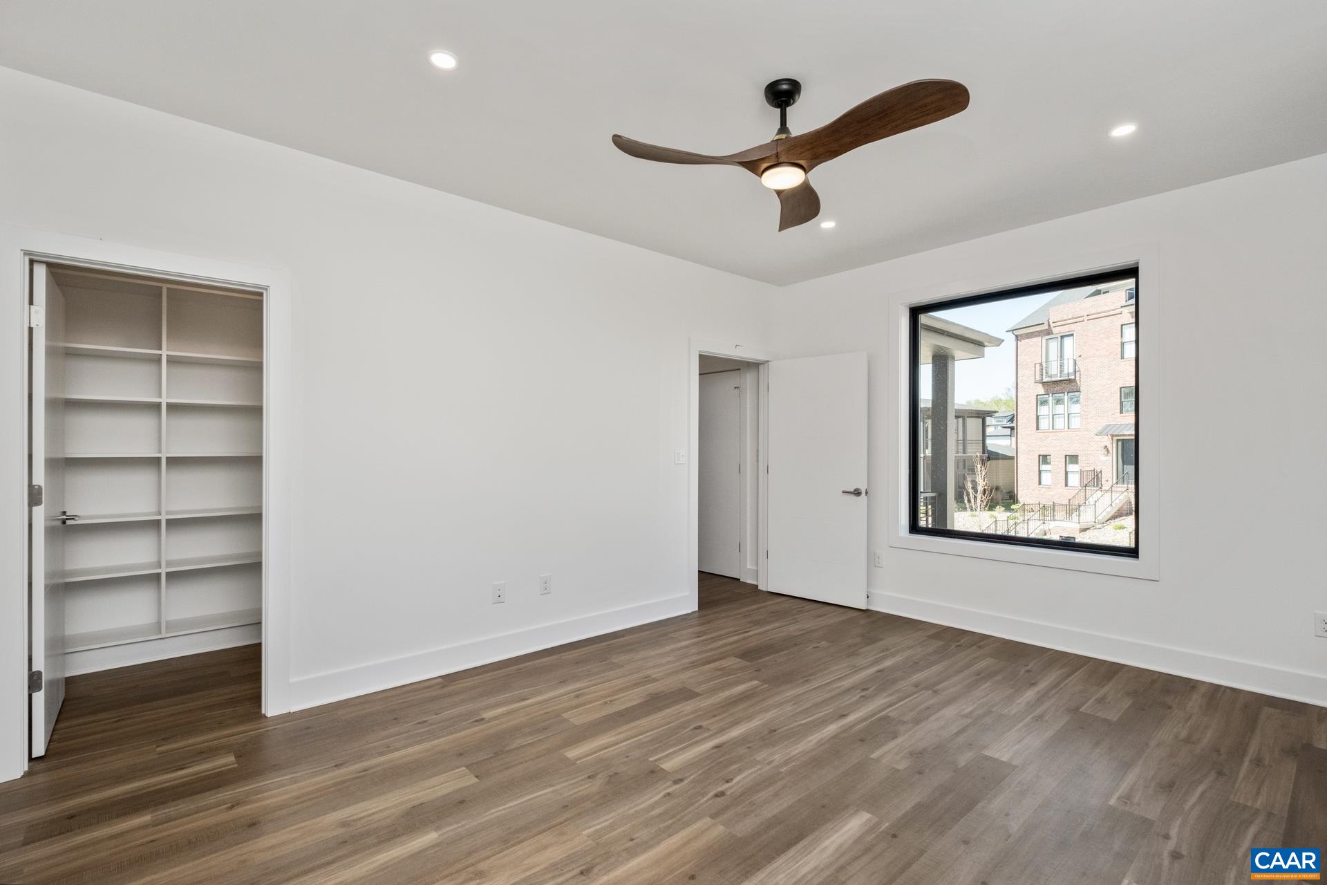 159&160 PEN PARK LN