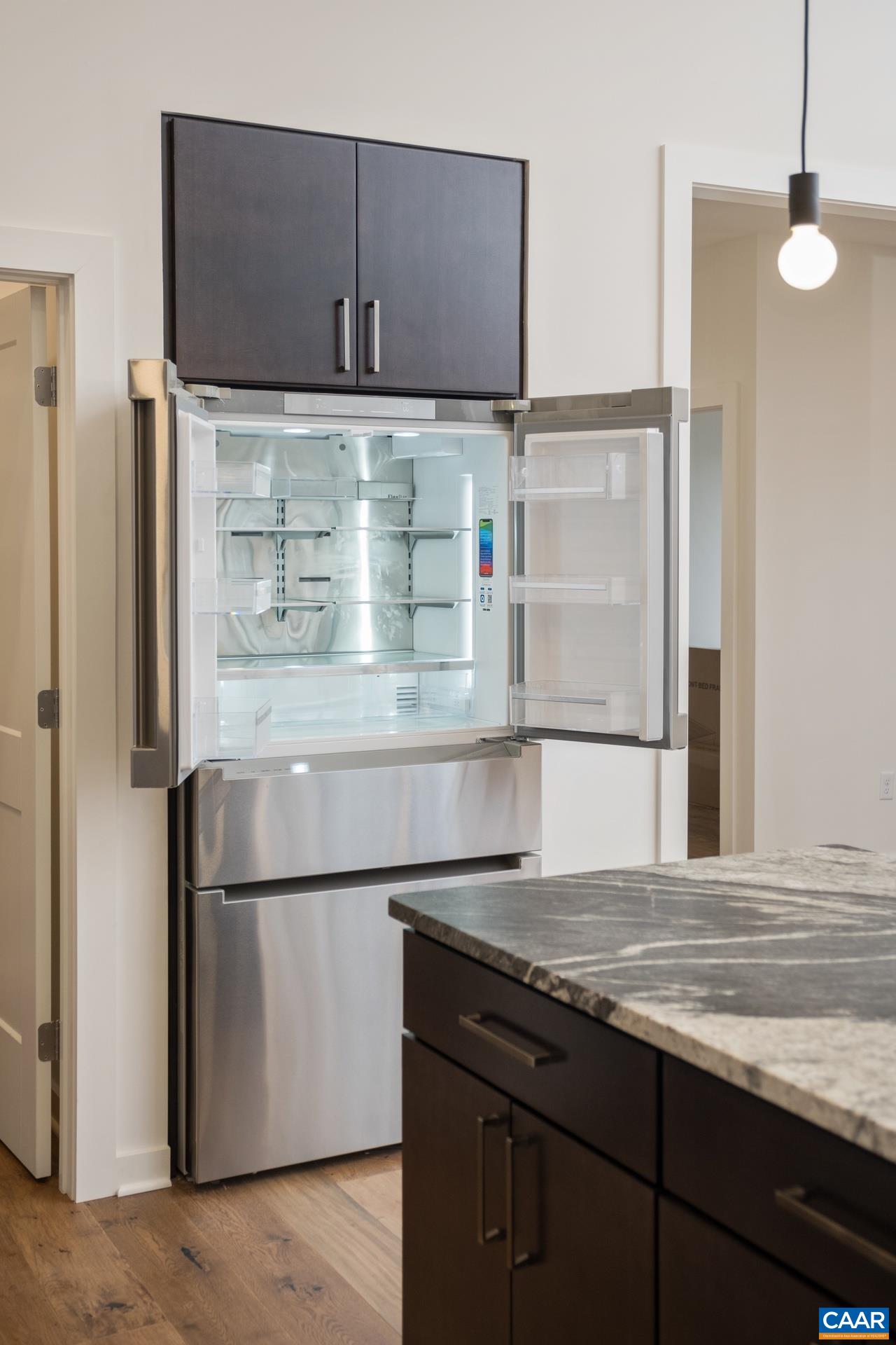 139 LOCHLYN HILL DR