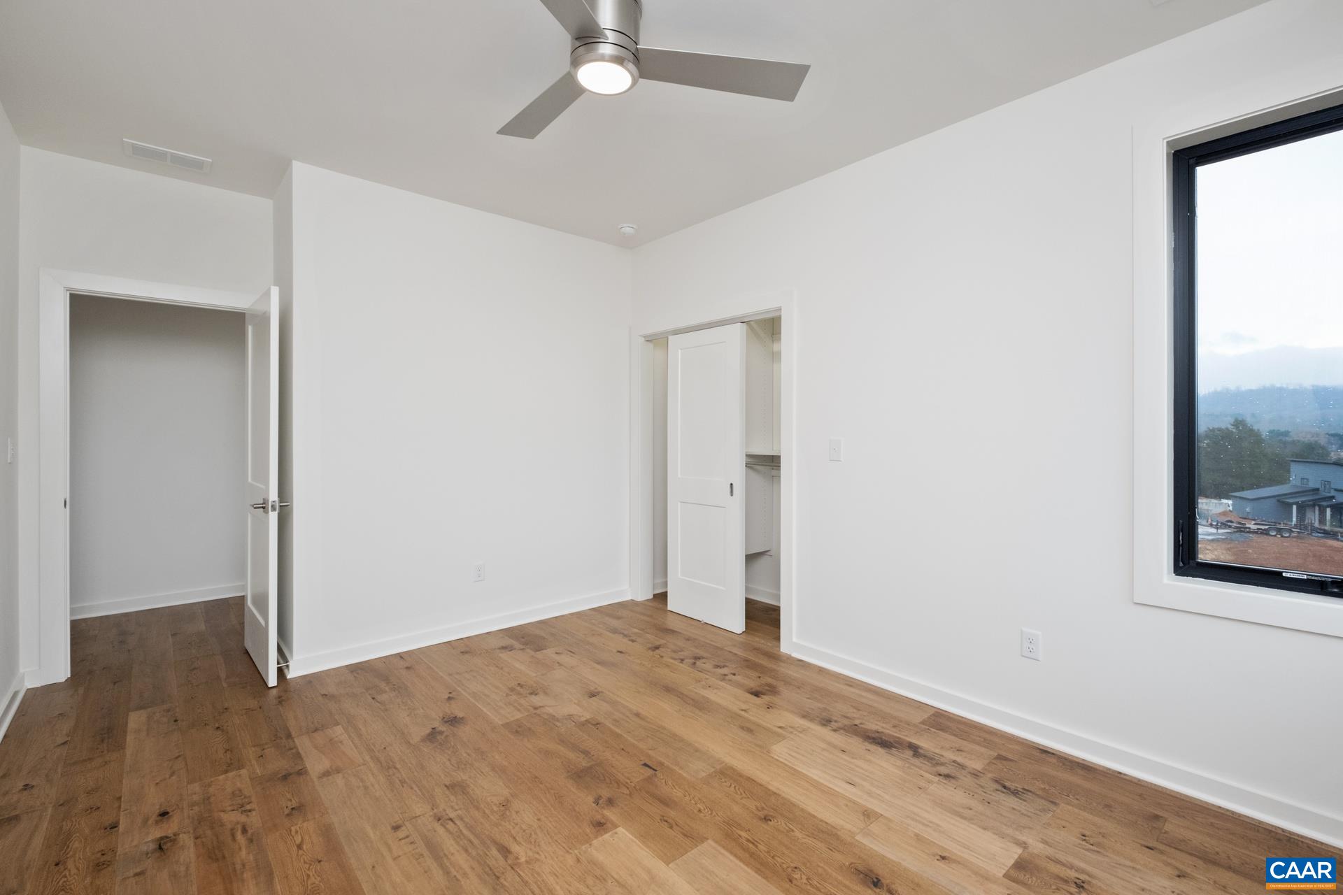 139 LOCHLYN HILL DR