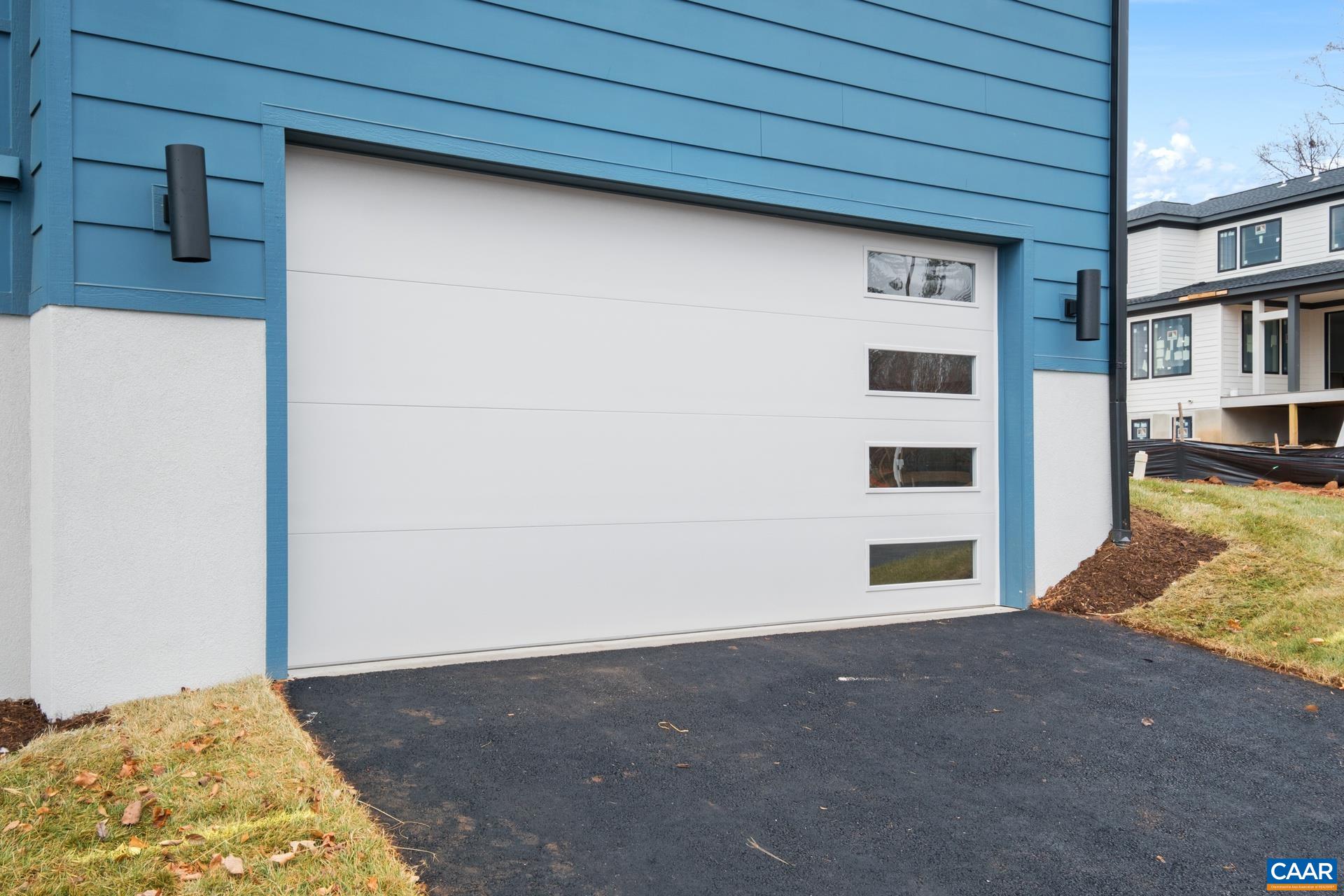 139 LOCHLYN HILL DR