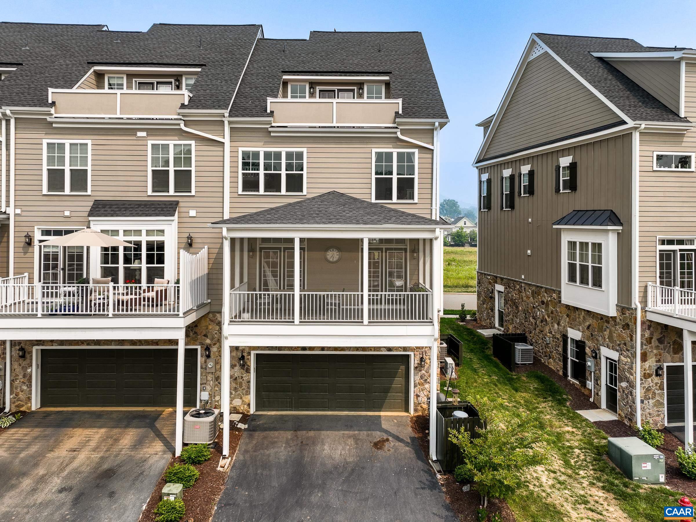5463 GOLF DR
