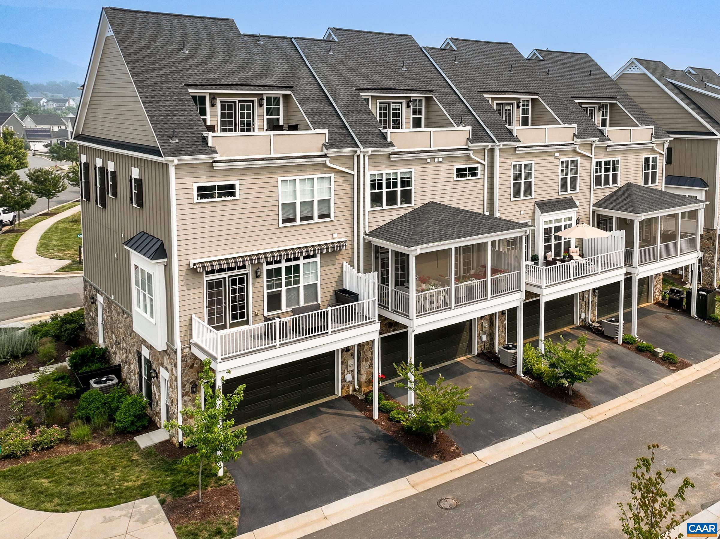 5463 GOLF DR