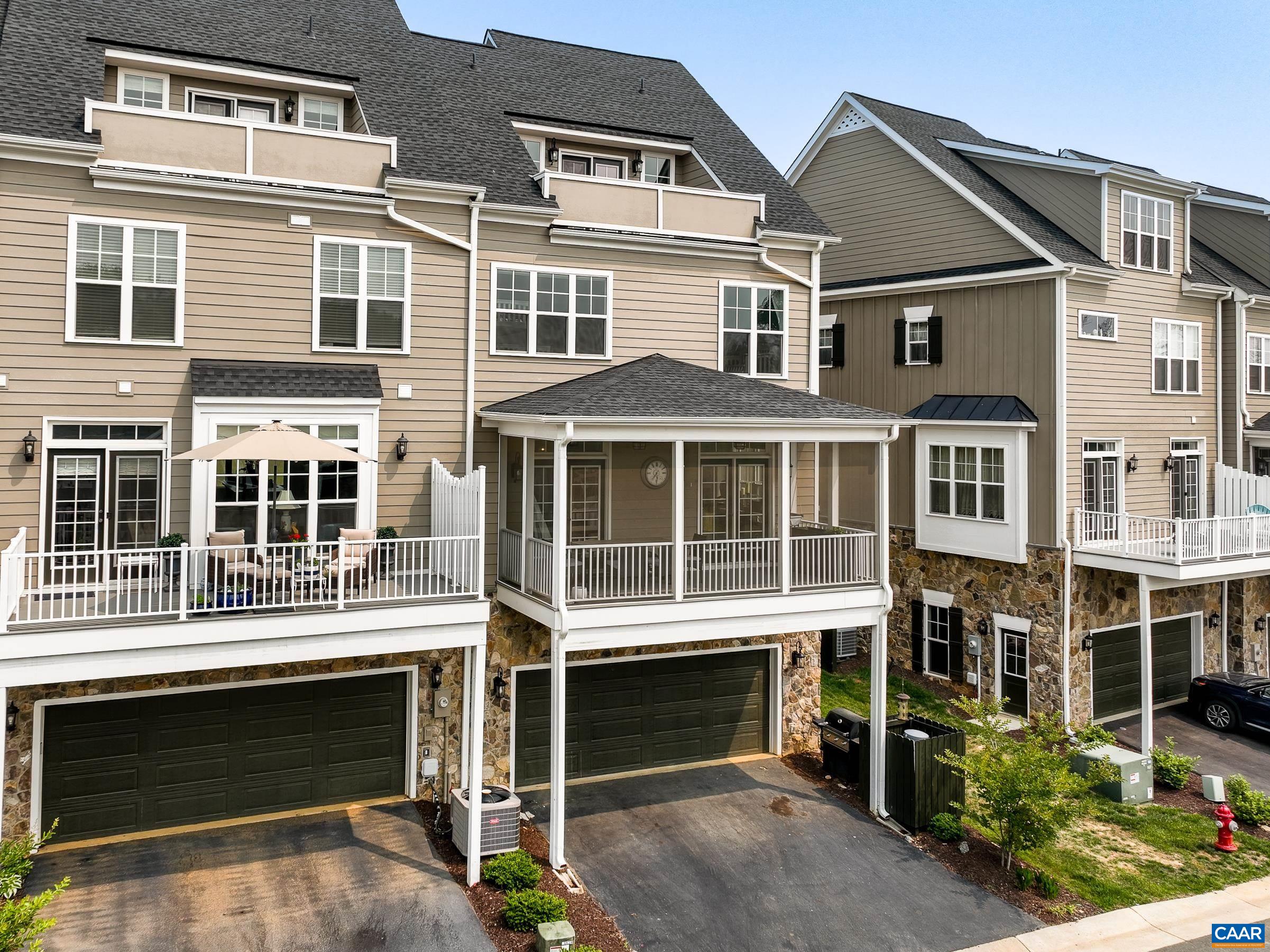 5463 GOLF DR