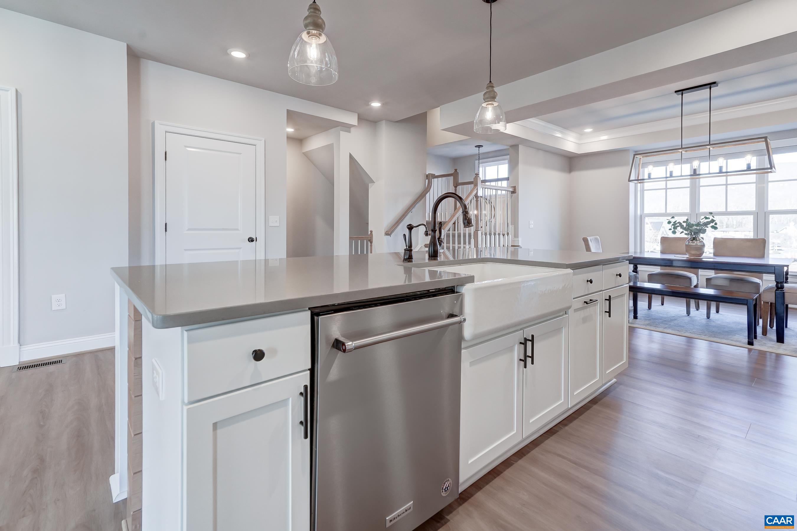 5463 GOLF DR