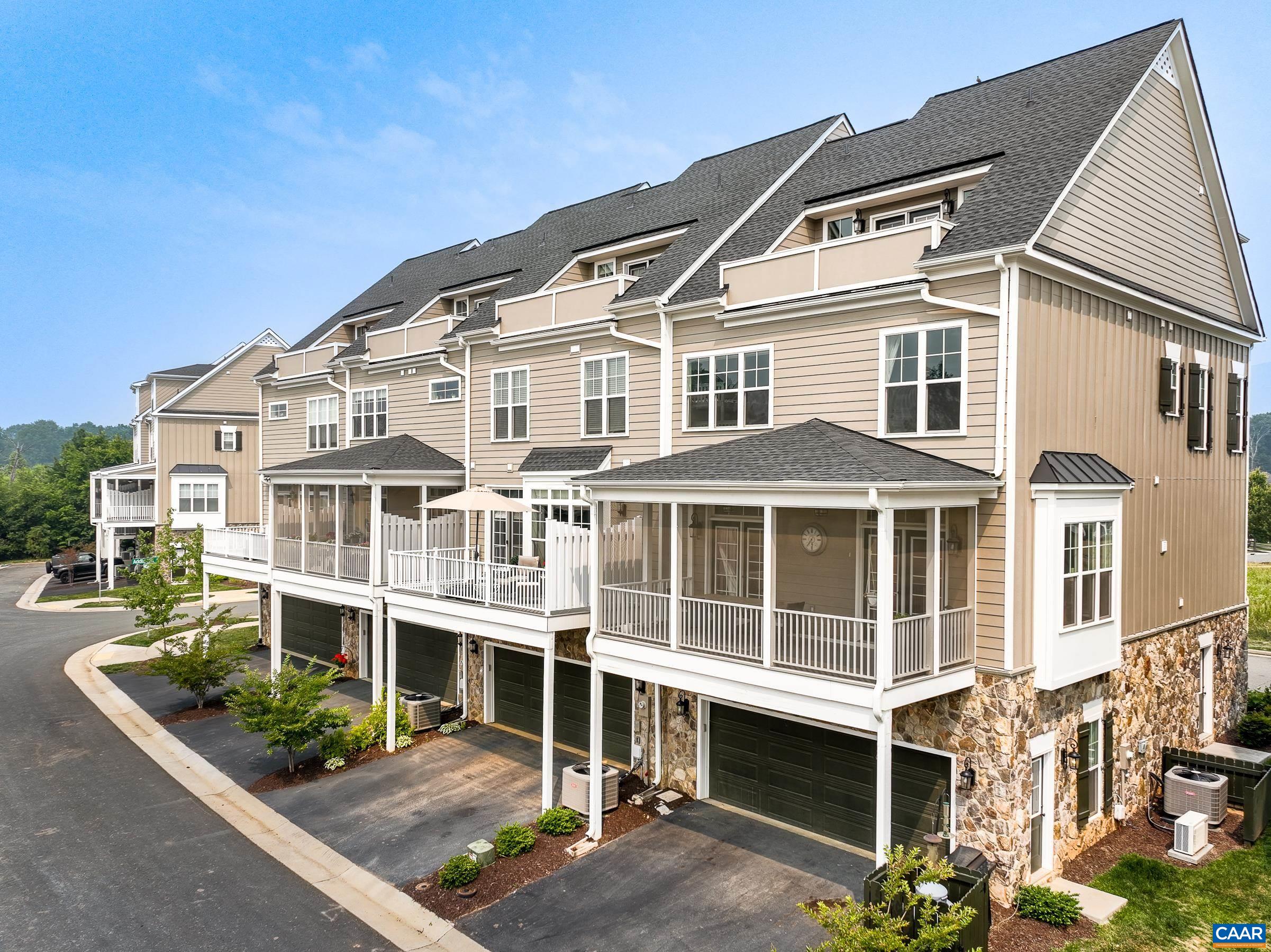 5463 GOLF DR