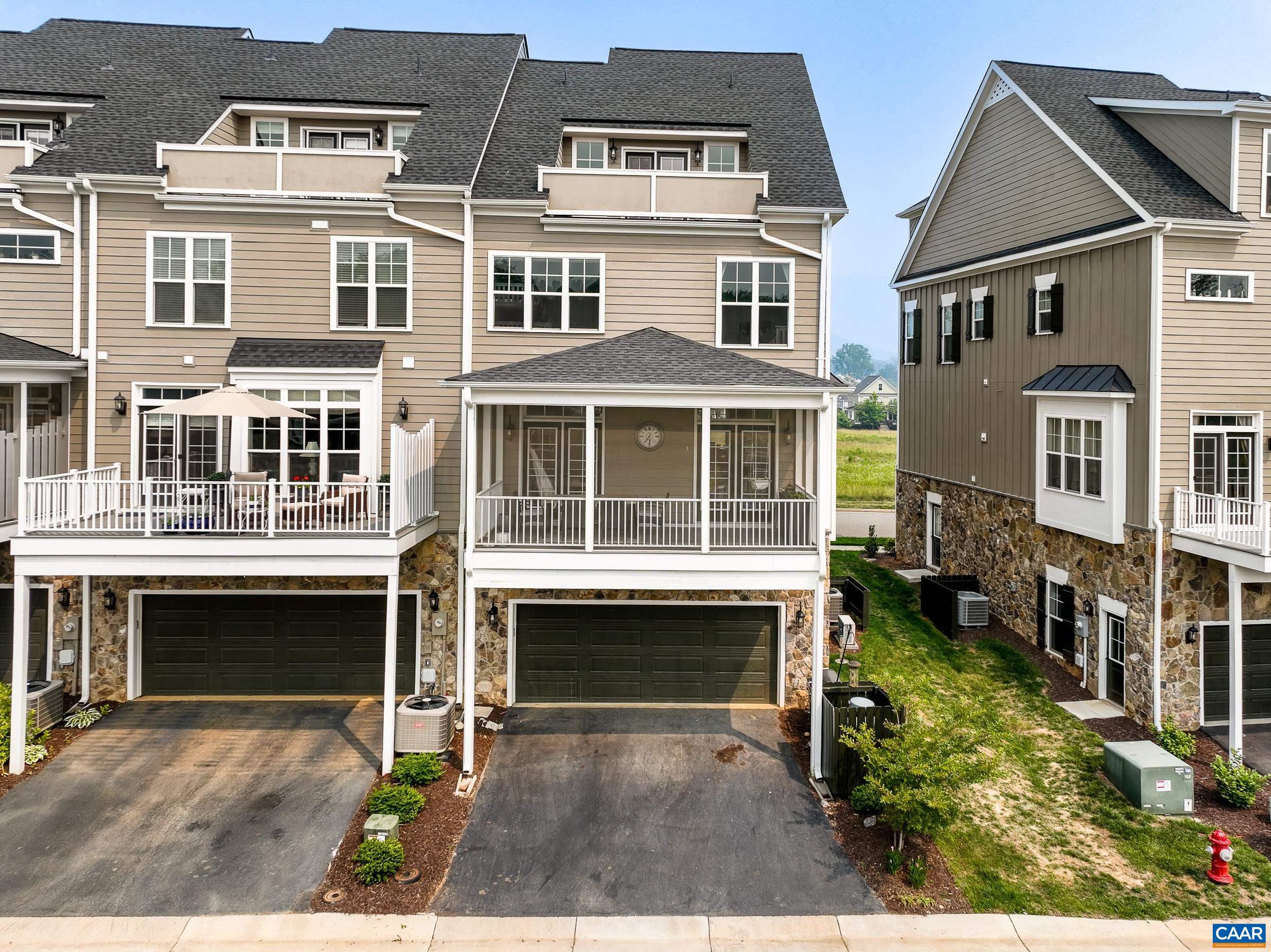5463 GOLF DR