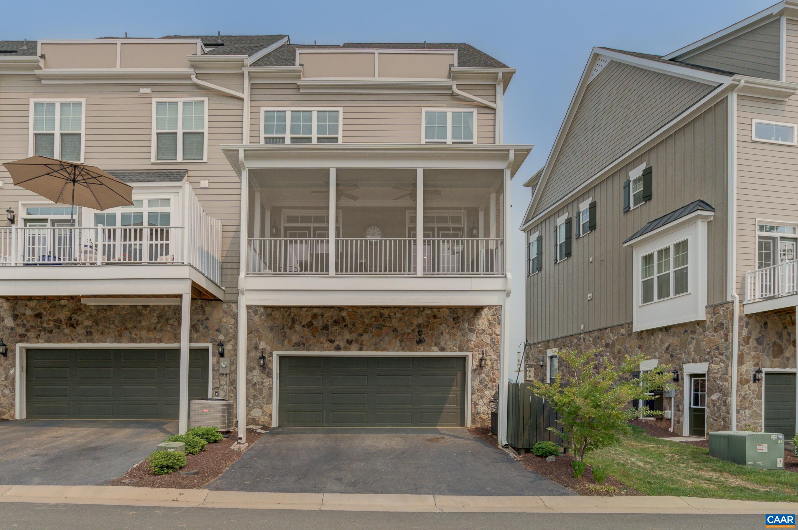 5463 GOLF DR