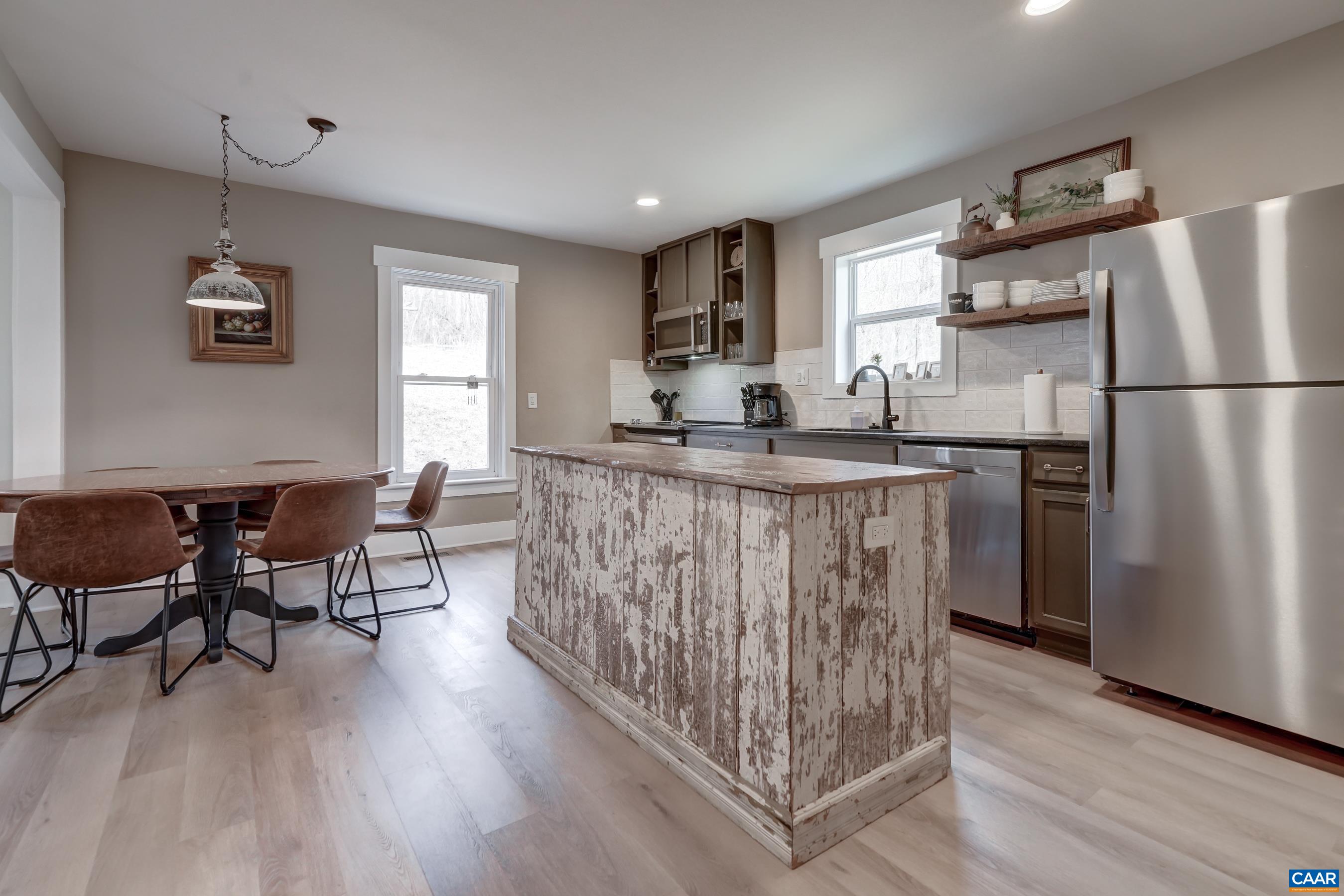 92 ROOSTER RIDGE RD