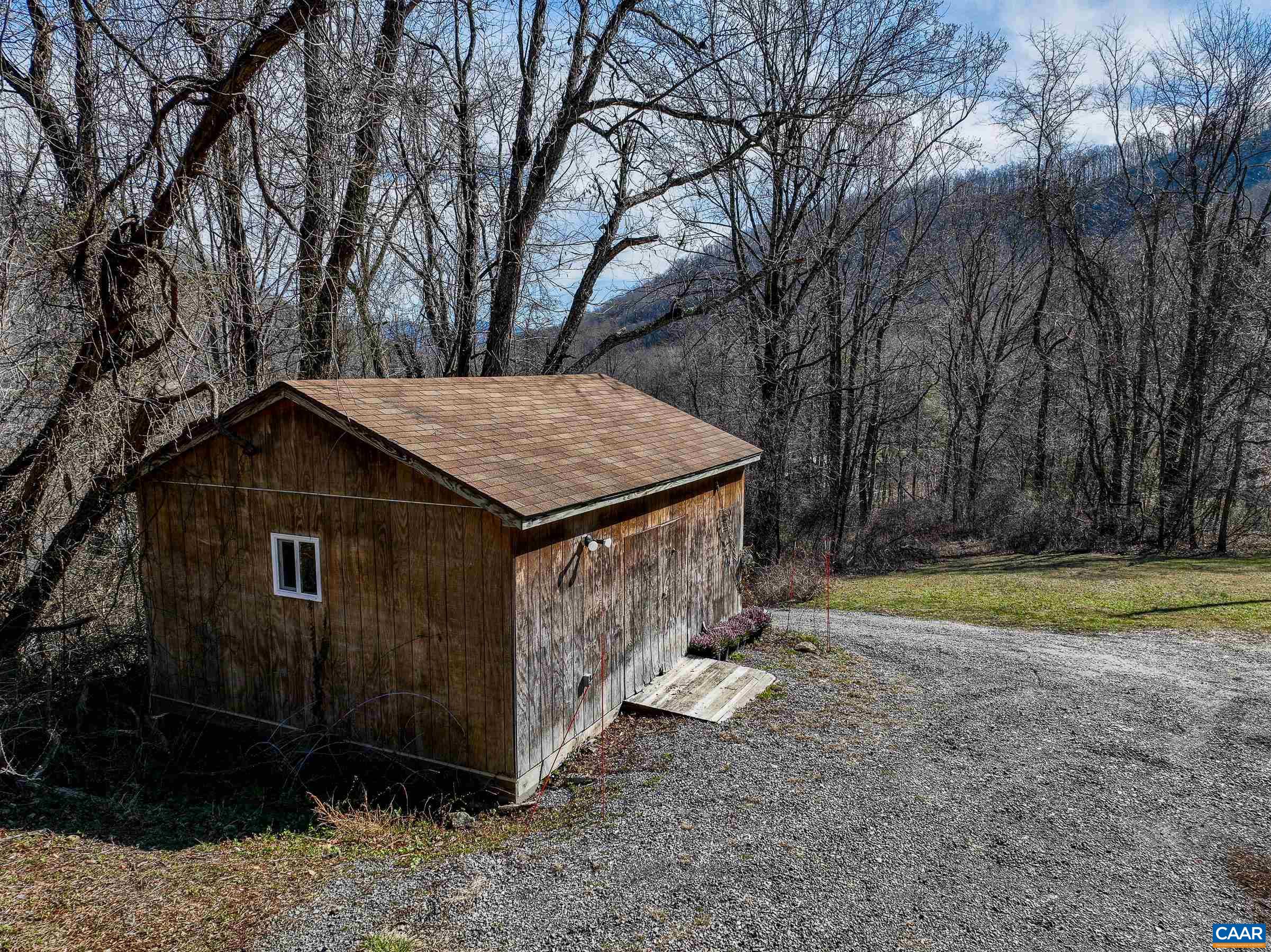 92 ROOSTER RIDGE RD