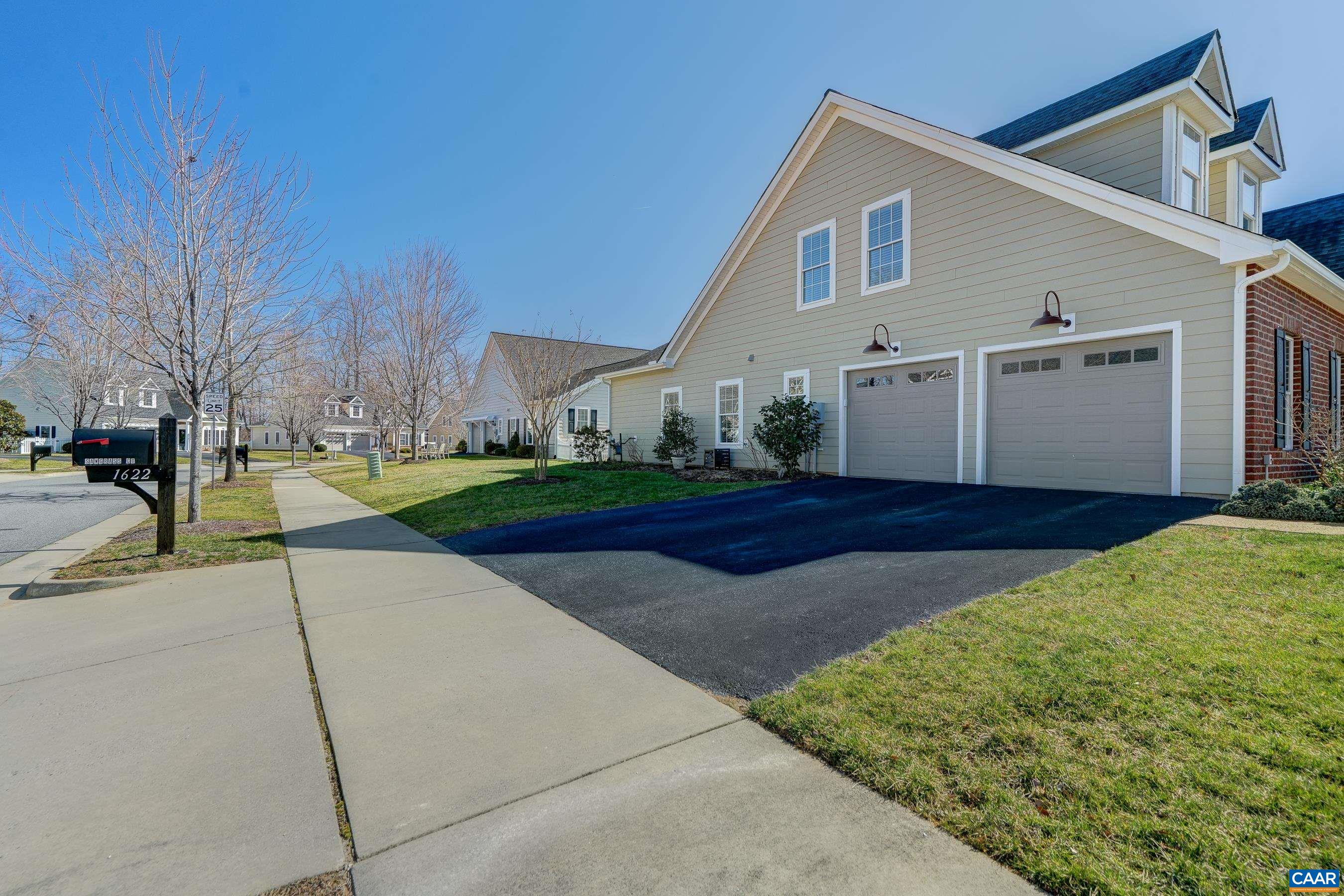 1622 SAWGRASS CT