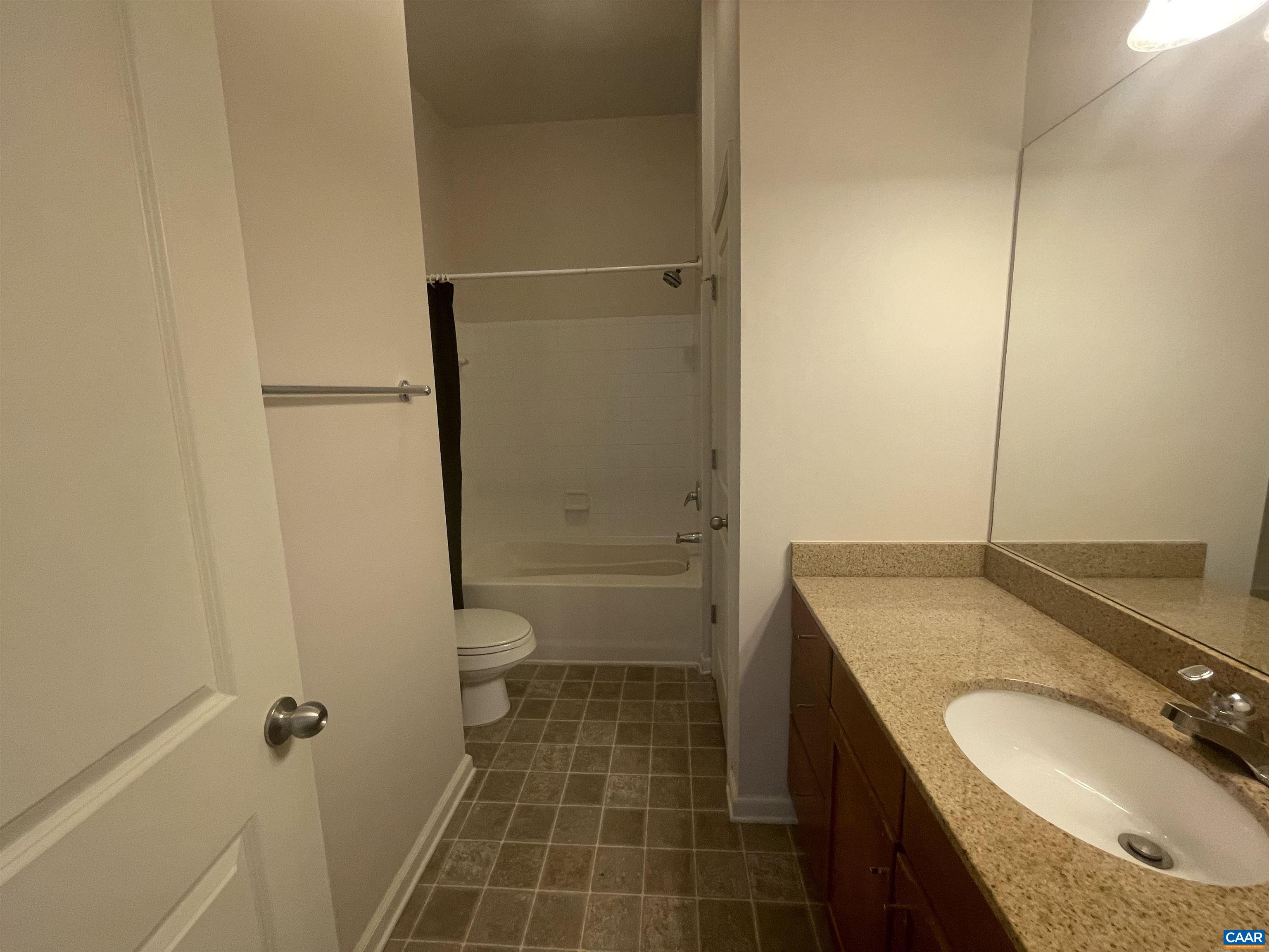 735 WALKER SQ Unit: 4A