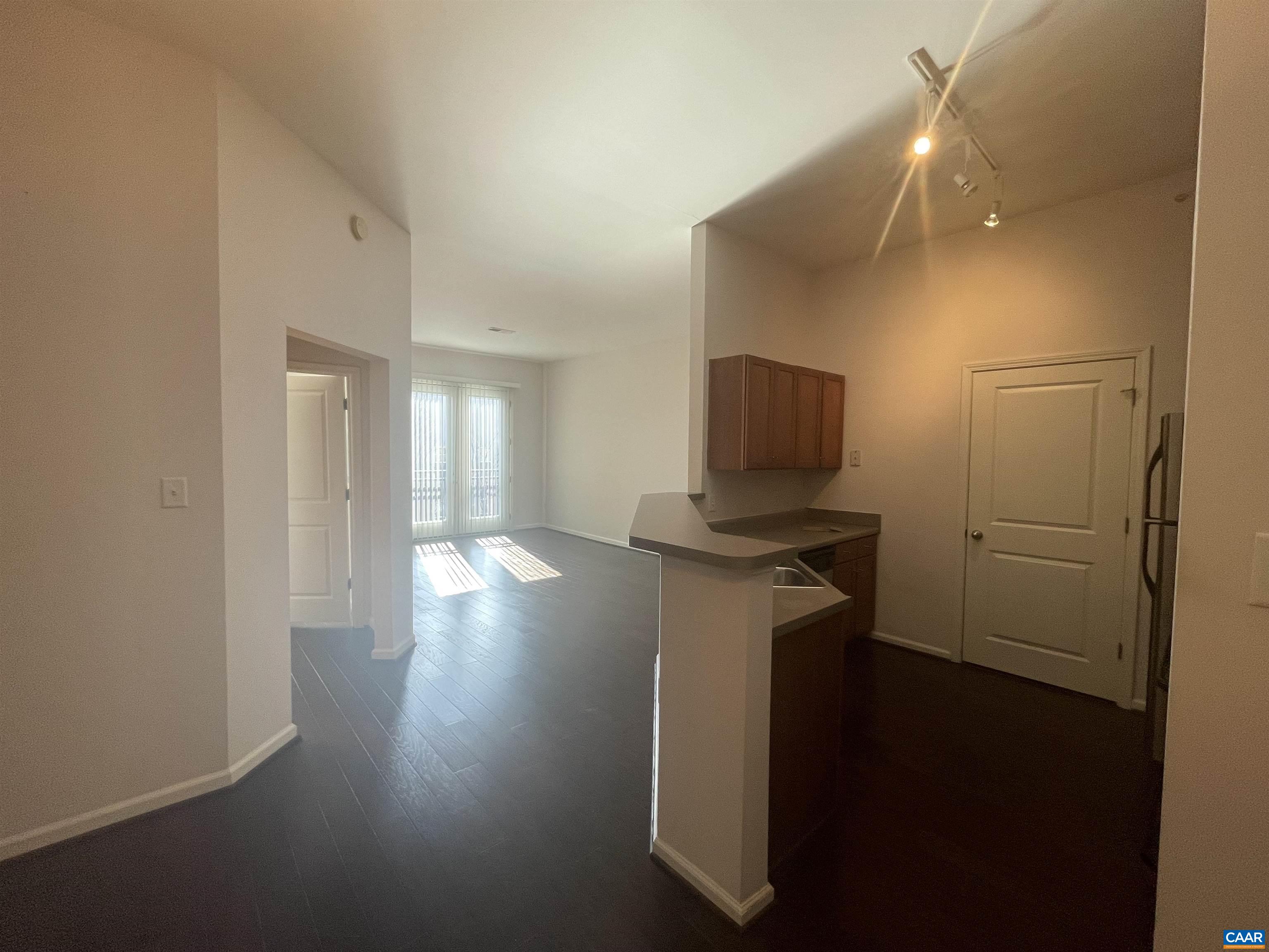 735 WALKER SQ Unit: 4A