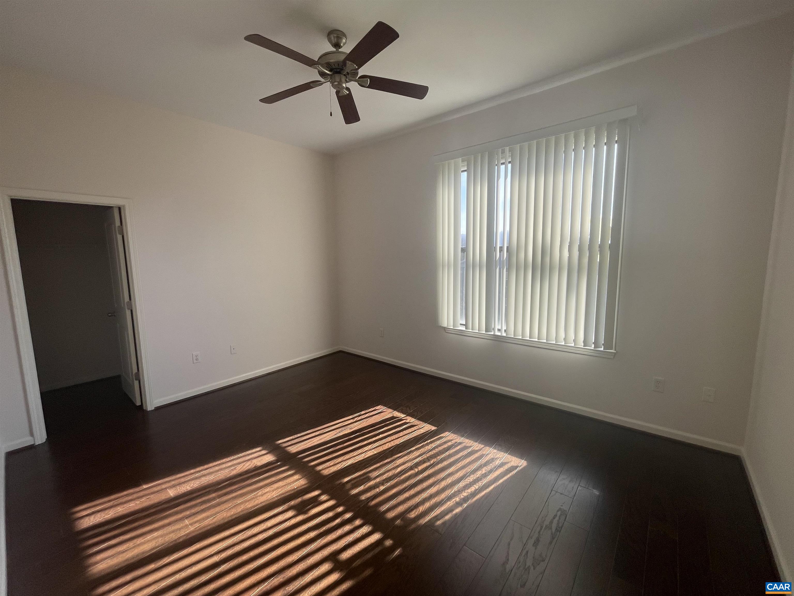 735 WALKER SQ Unit: 4A