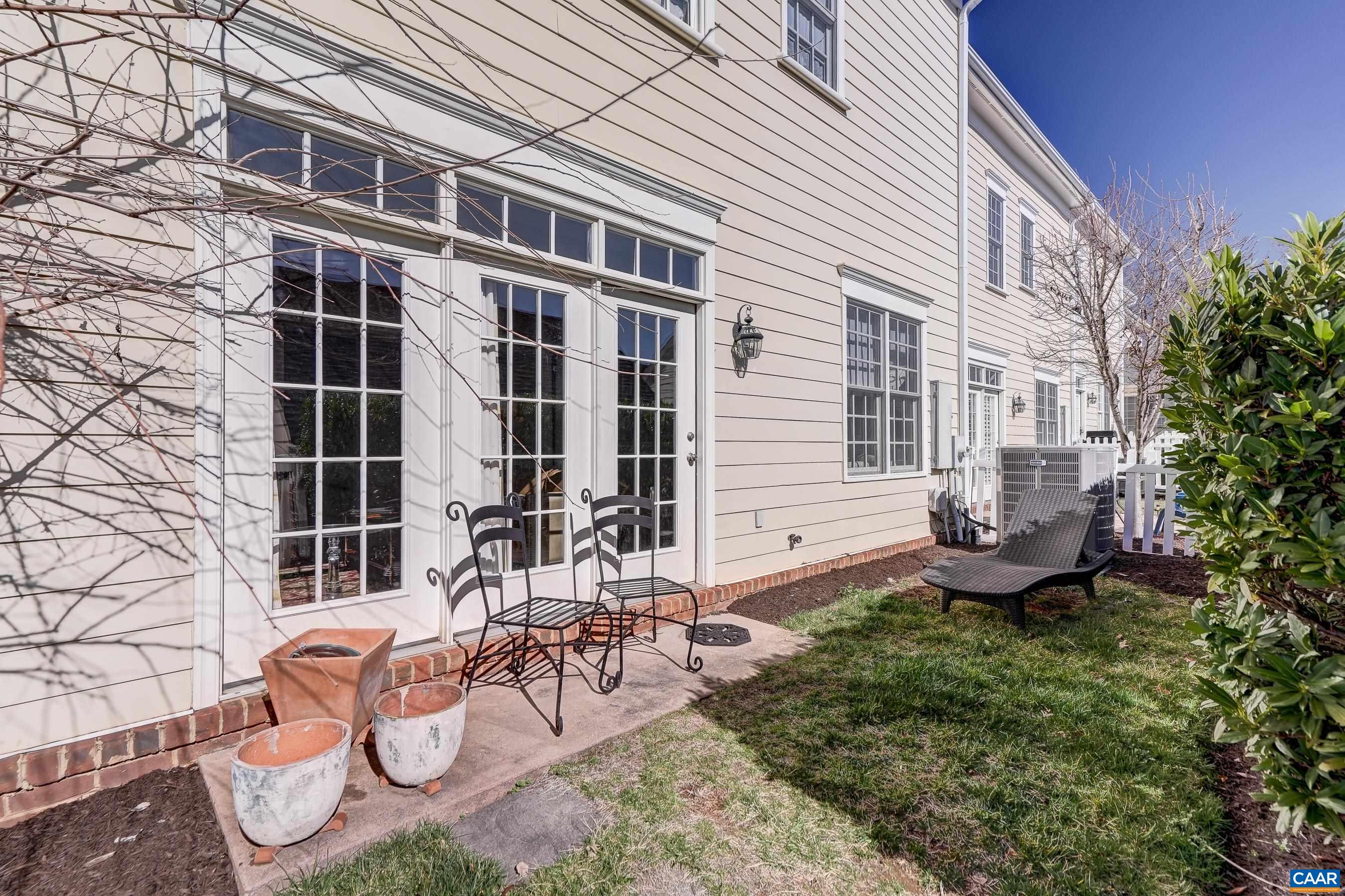 1615 OLD TRAIL DR