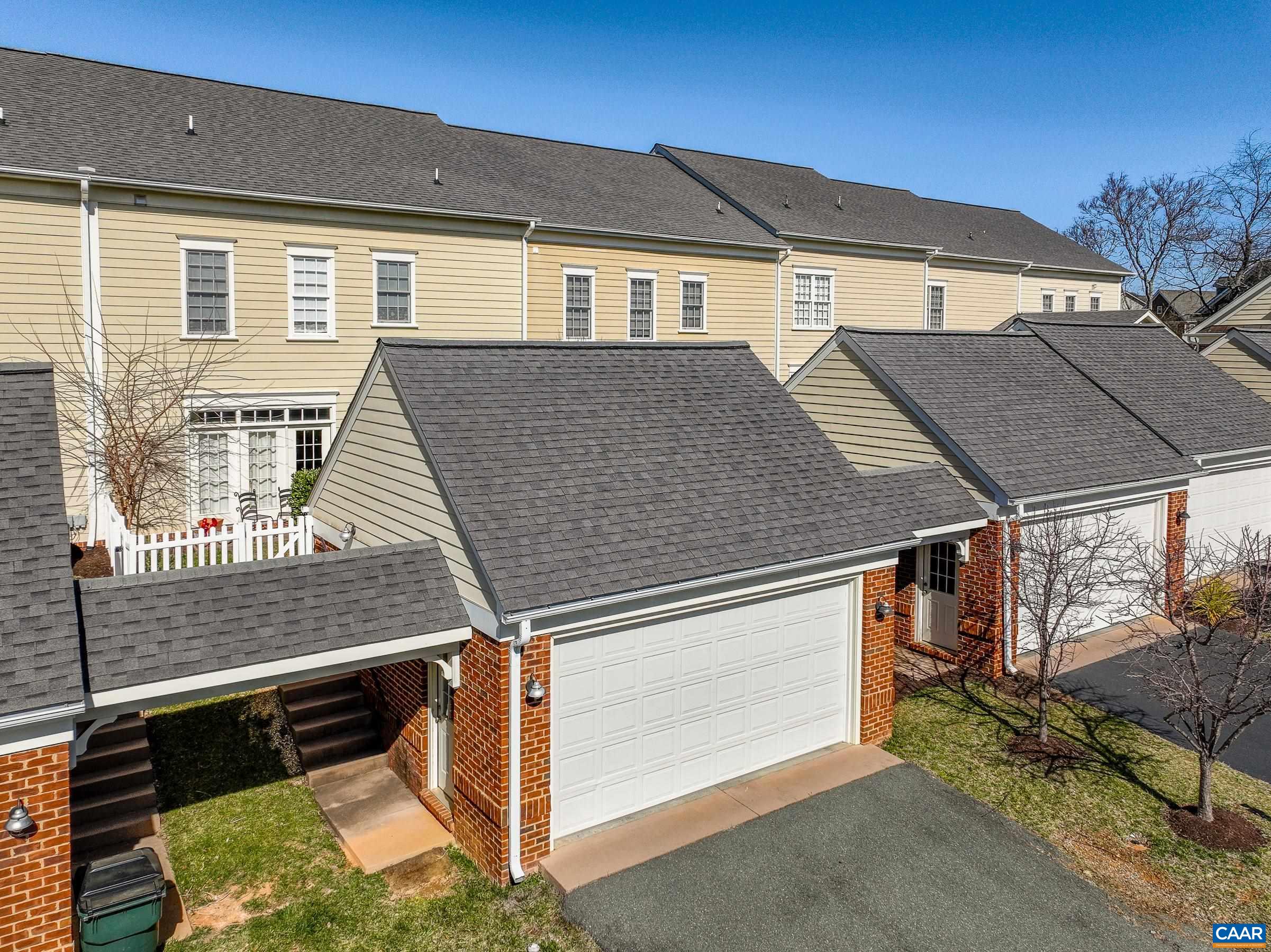 1615 OLD TRAIL DR