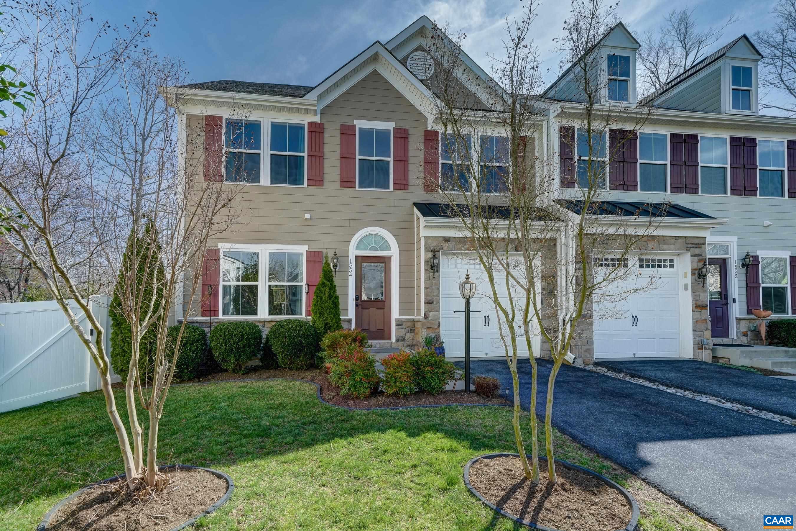 1554 SAWGRASS CT