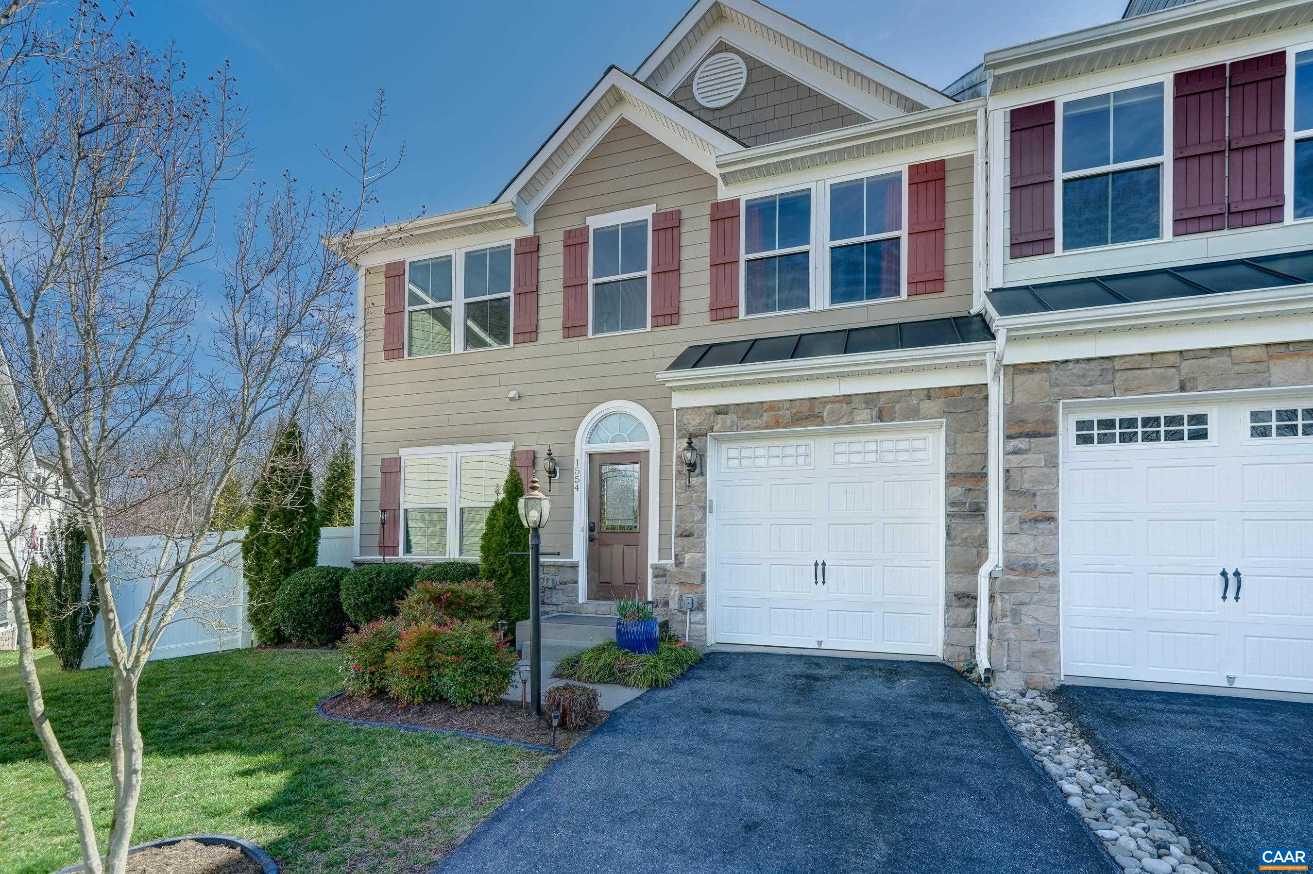 1554 SAWGRASS CT