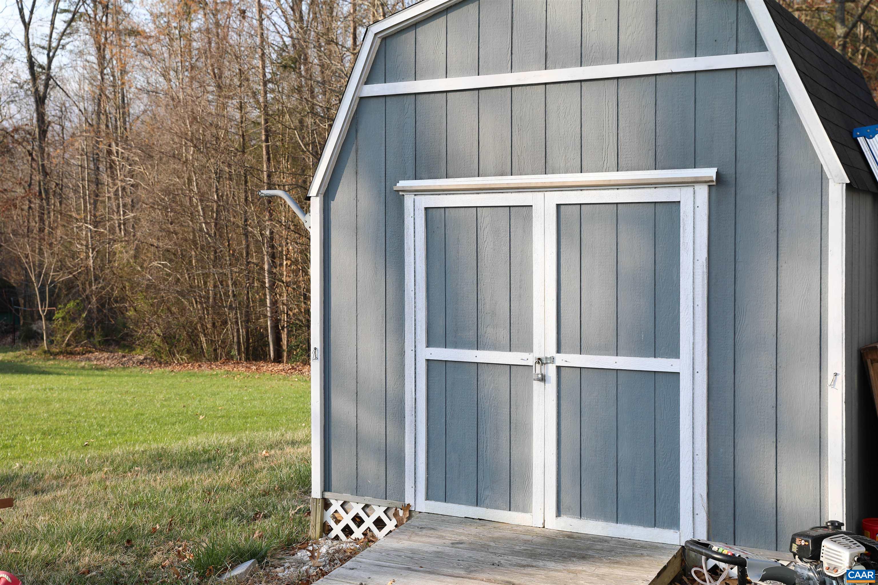 228 STERLING LAMM DR