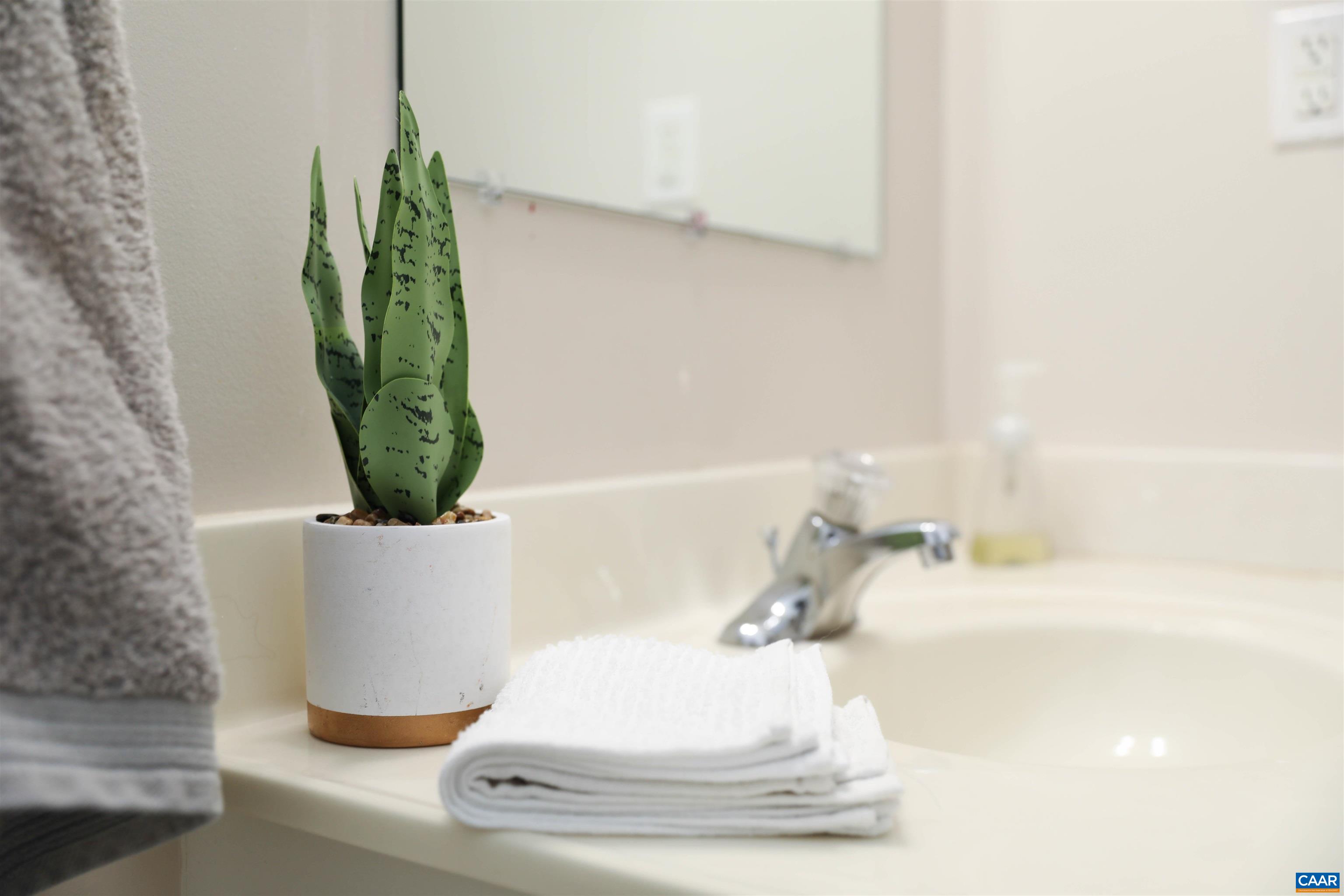 228 STERLING LAMM DR