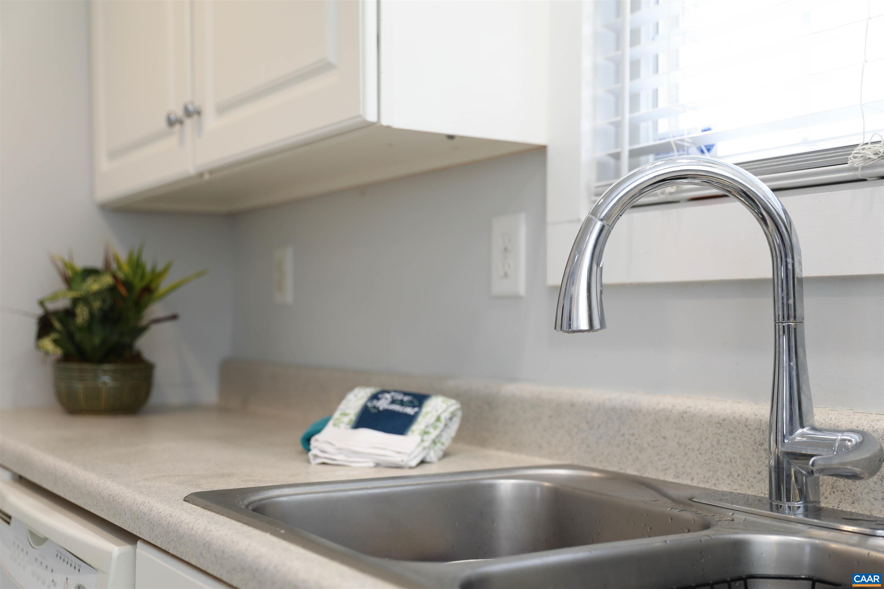 228 STERLING LAMM DR