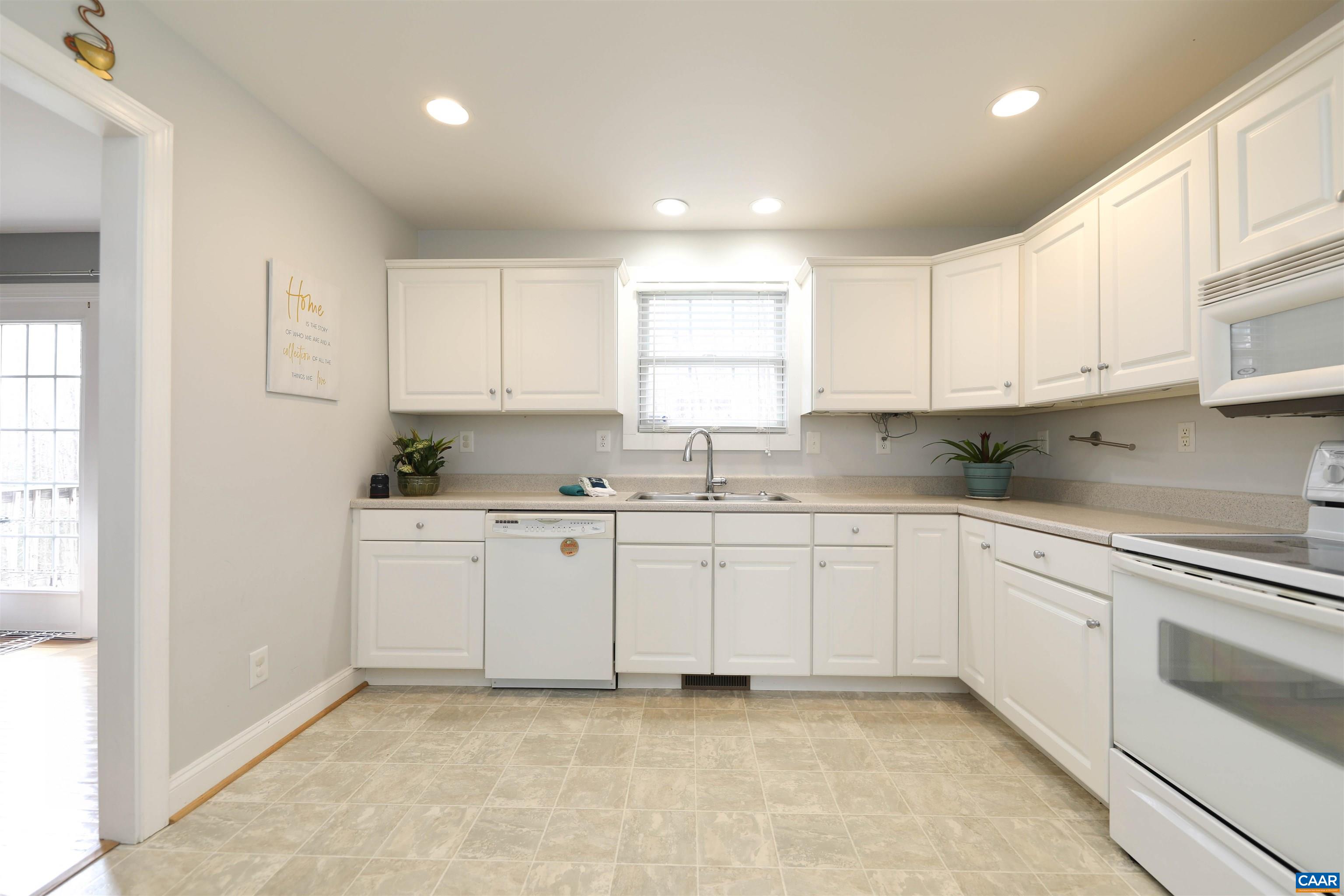 228 STERLING LAMM DR