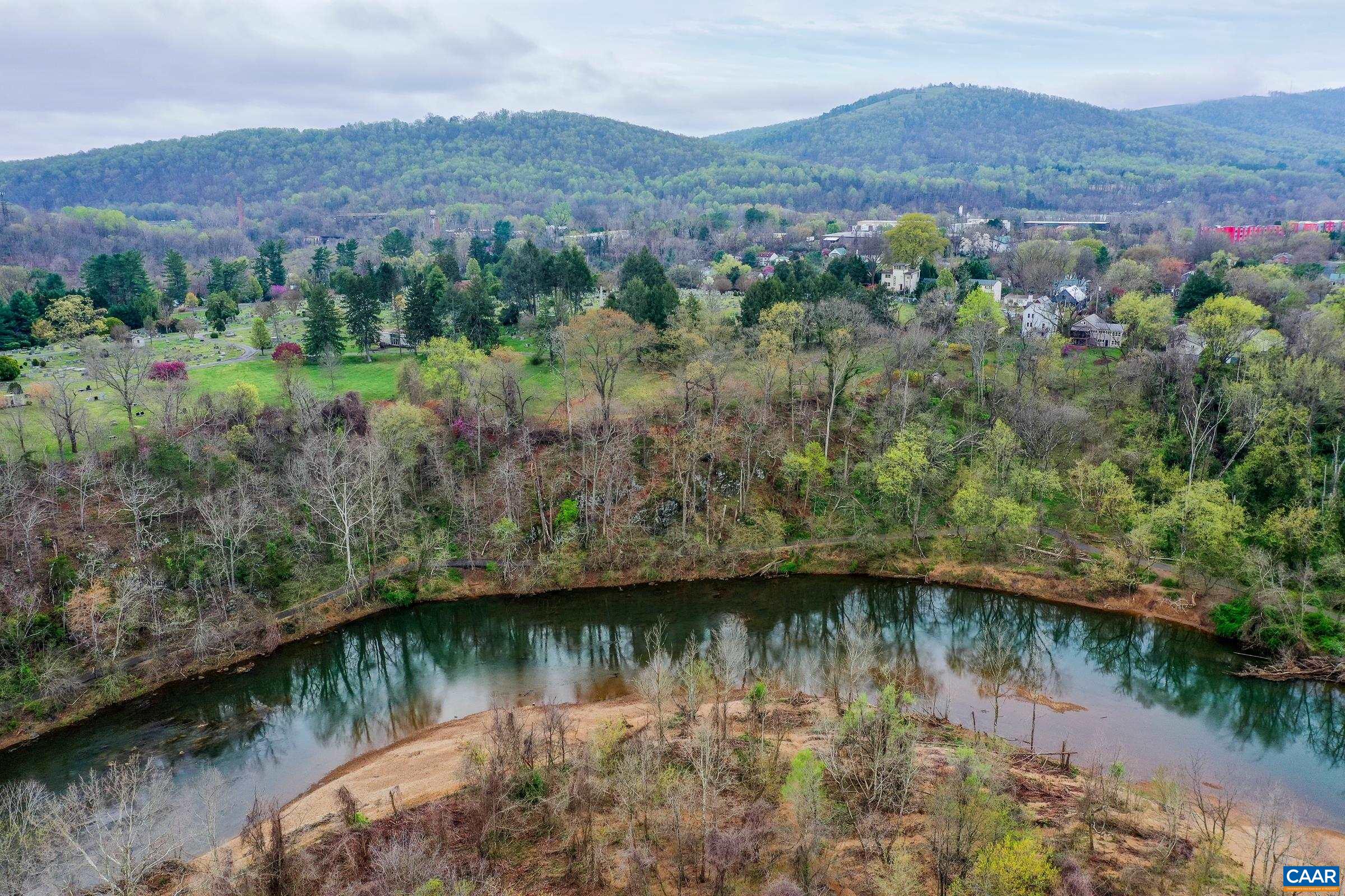 310 RIVERBEND DR Unit: 2C