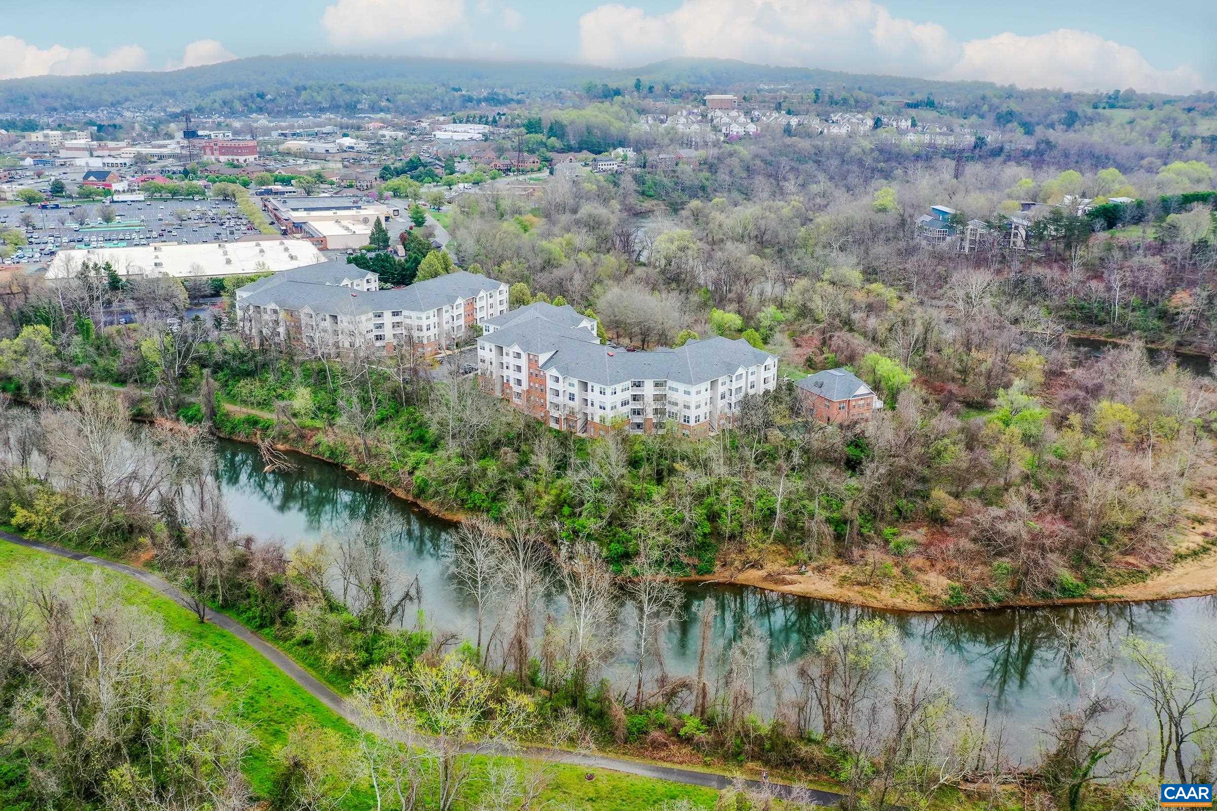 310 RIVERBEND DR Unit: 2C