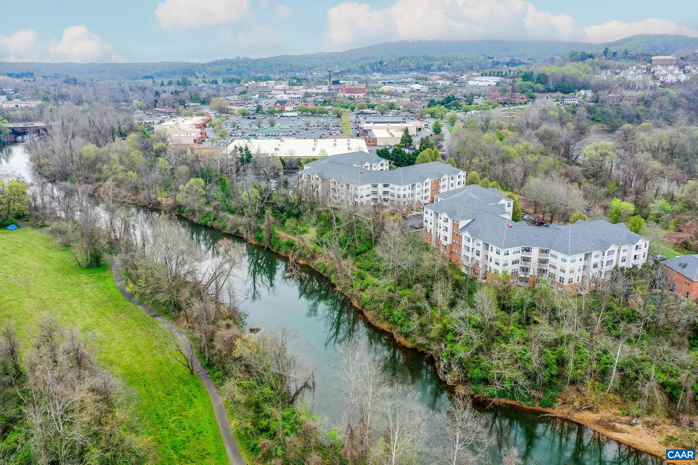 310 RIVERBEND DR Unit: 2C