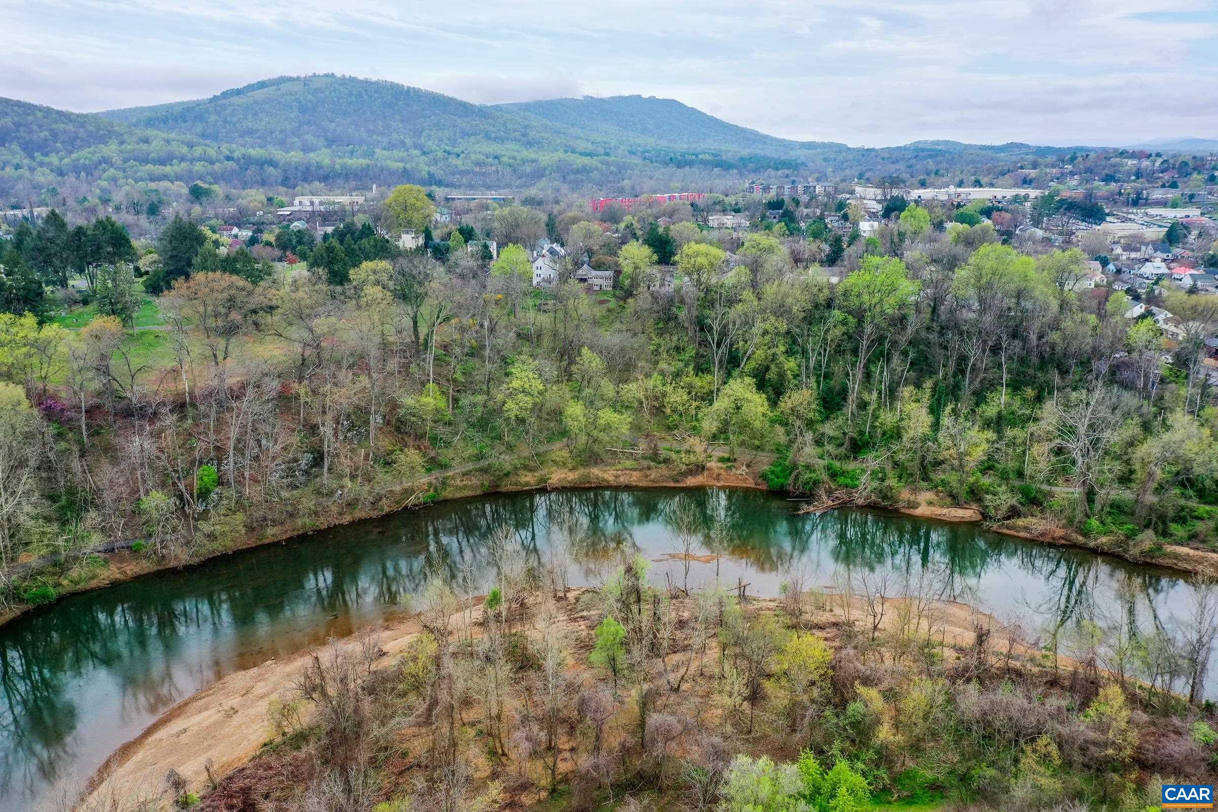 310 RIVERBEND DR Unit: 2C