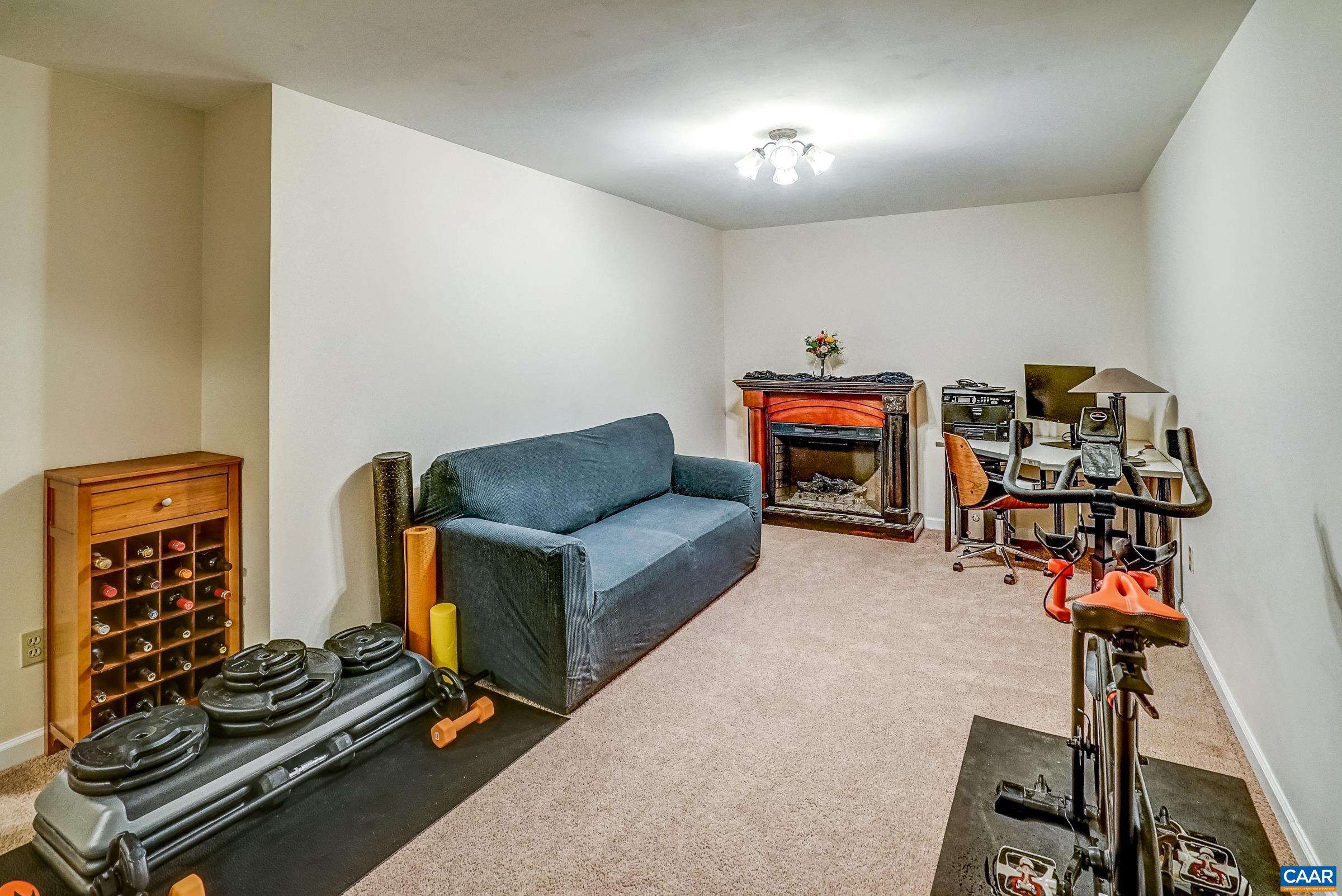 1016 TOWNE LN