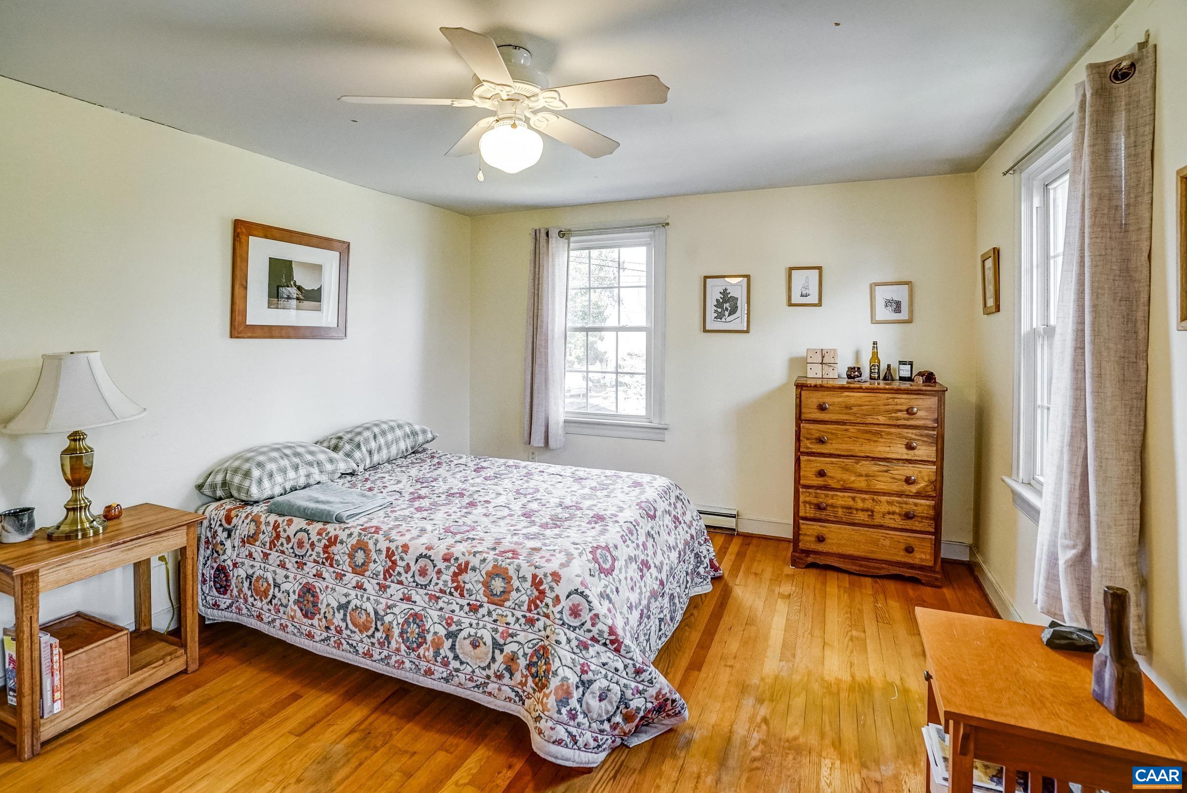 1040 LOCUST AVE Unit: A&B