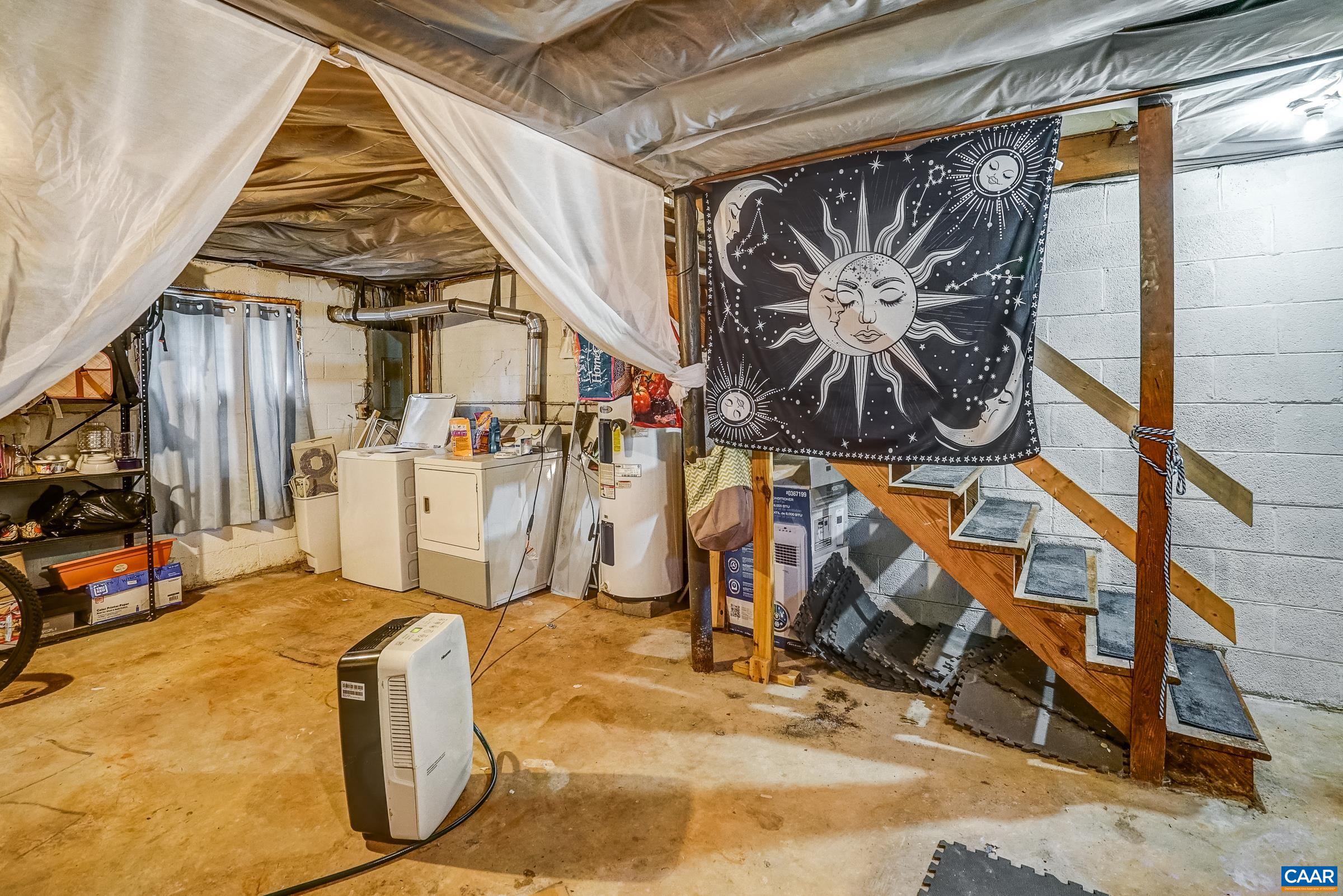 1040 LOCUST AVE Unit: A&B