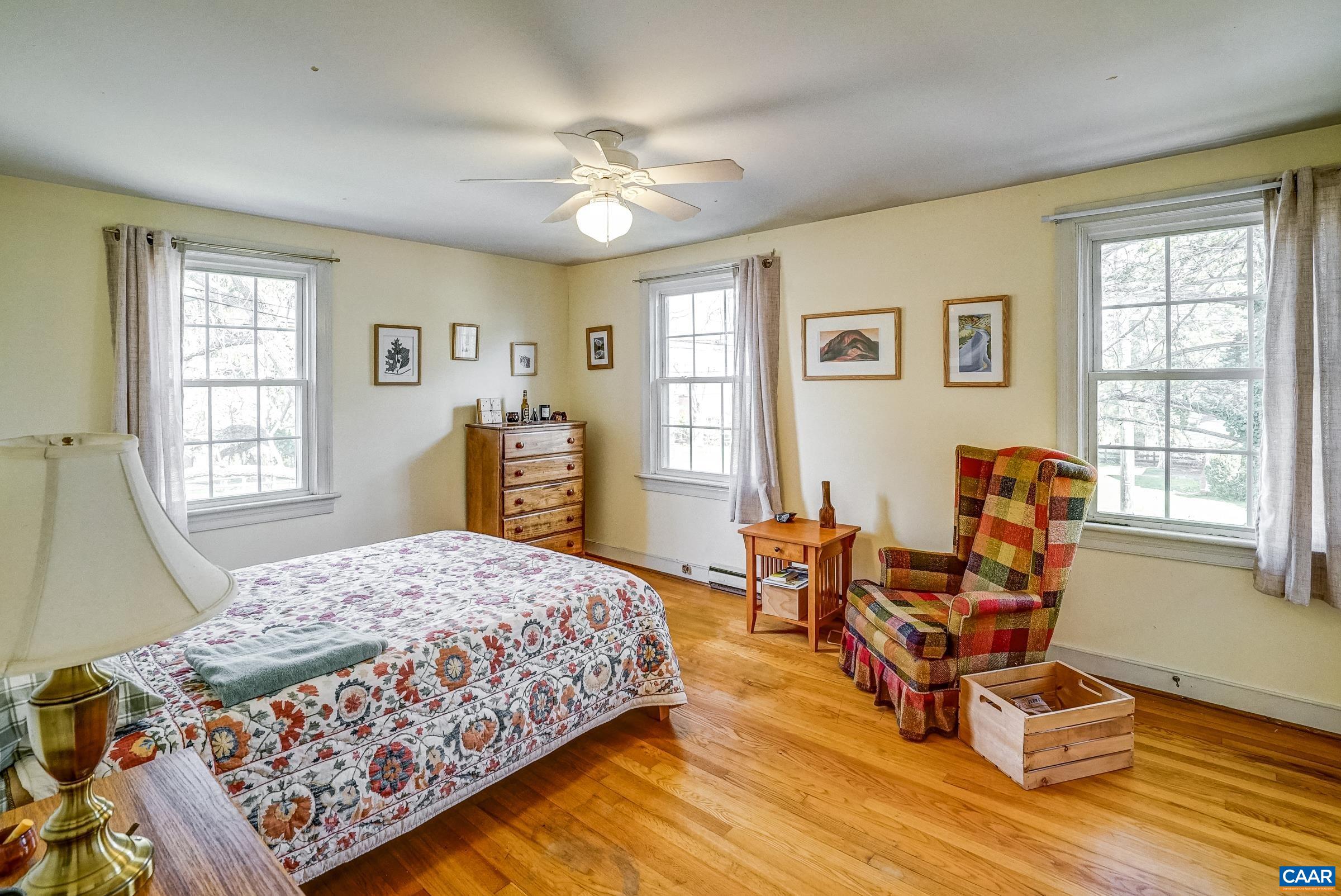 1040 LOCUST AVE Unit: A&B