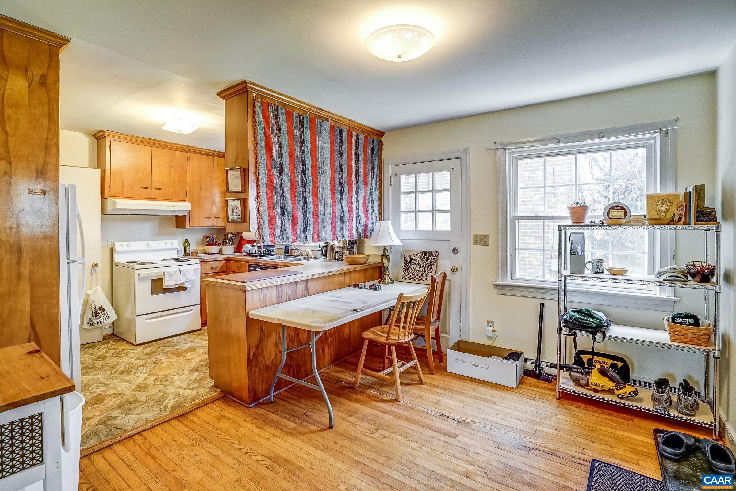 1040 LOCUST AVE Unit: A&B