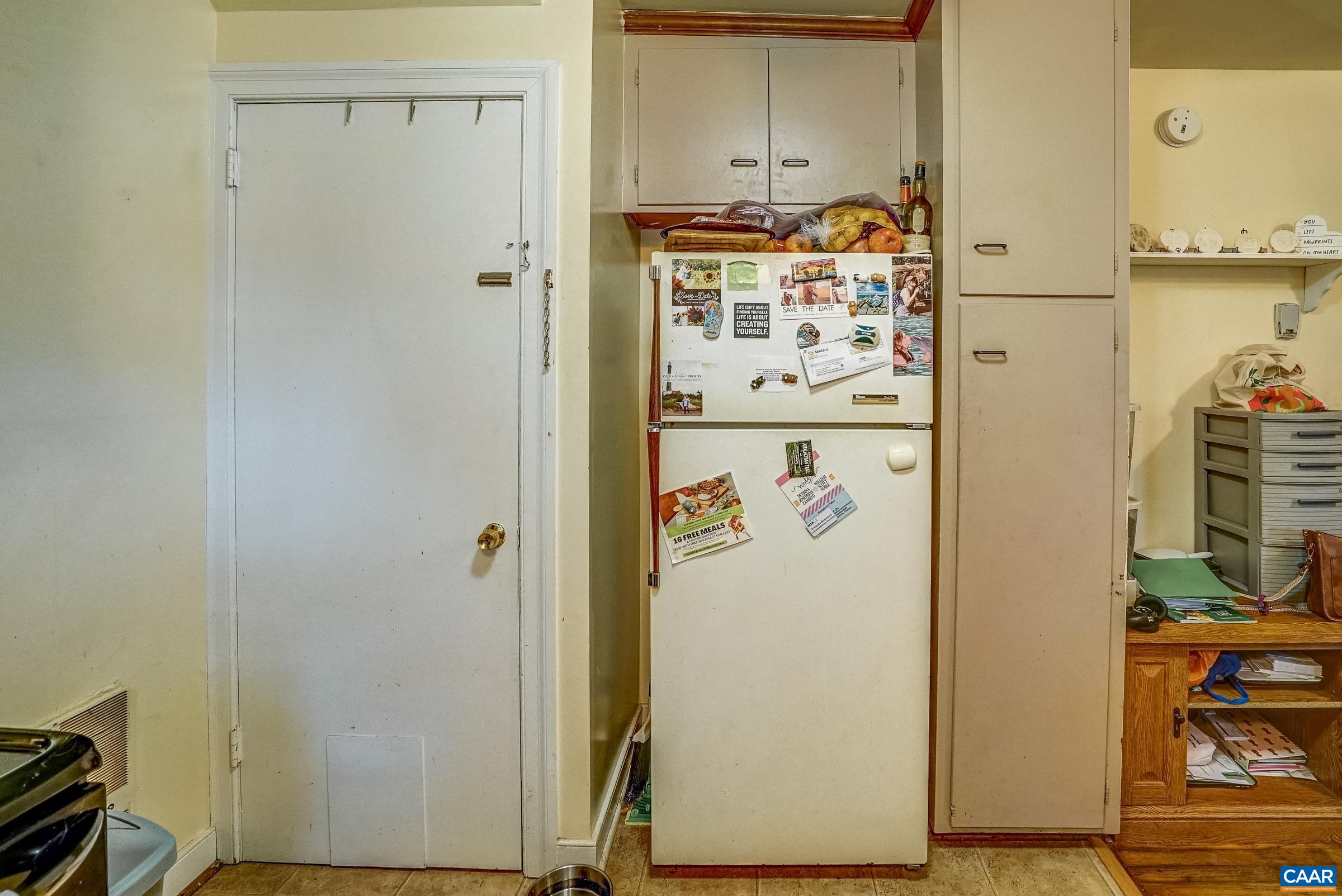 1040 LOCUST AVE Unit: A&B