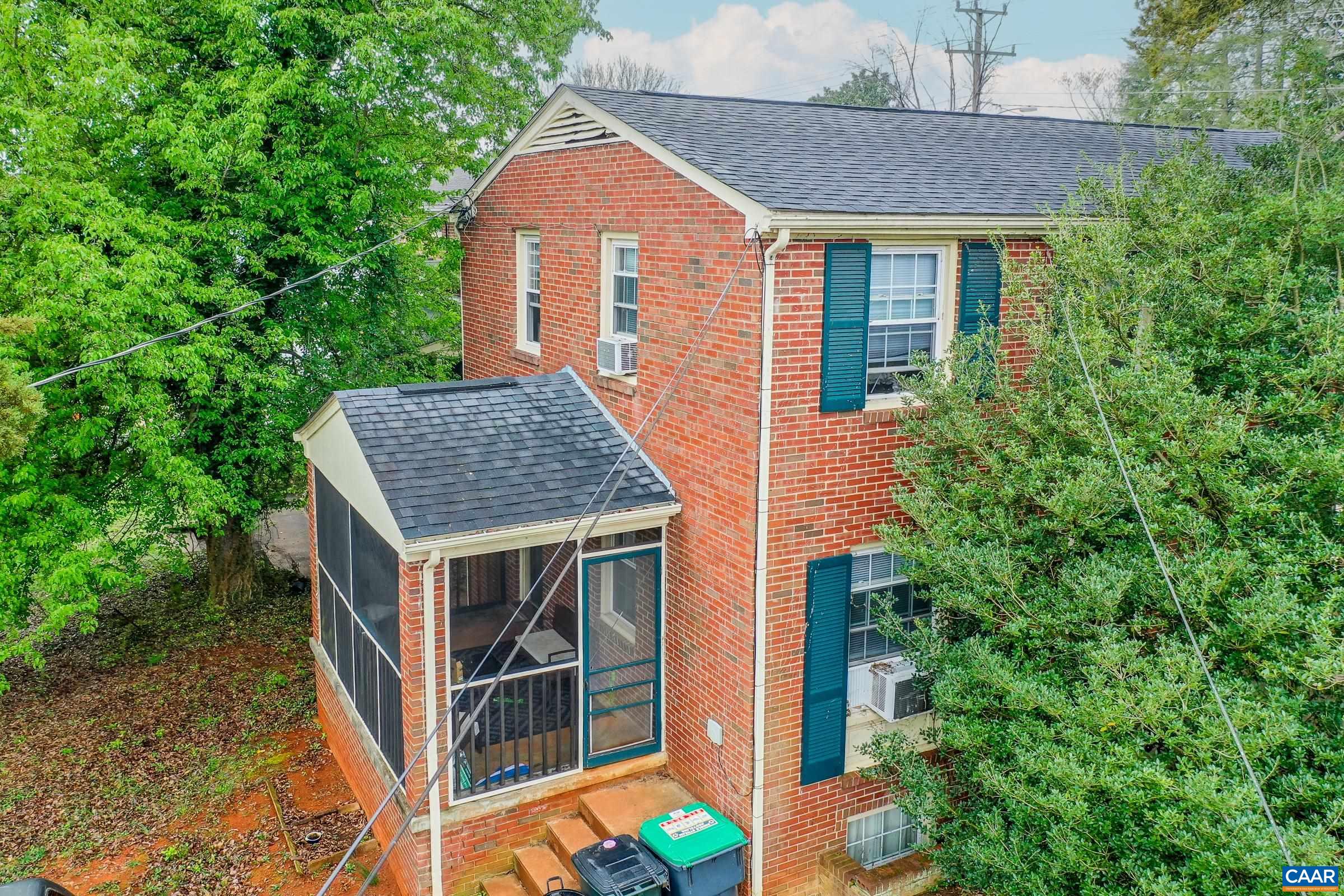 1040 LOCUST AVE Unit: A&B