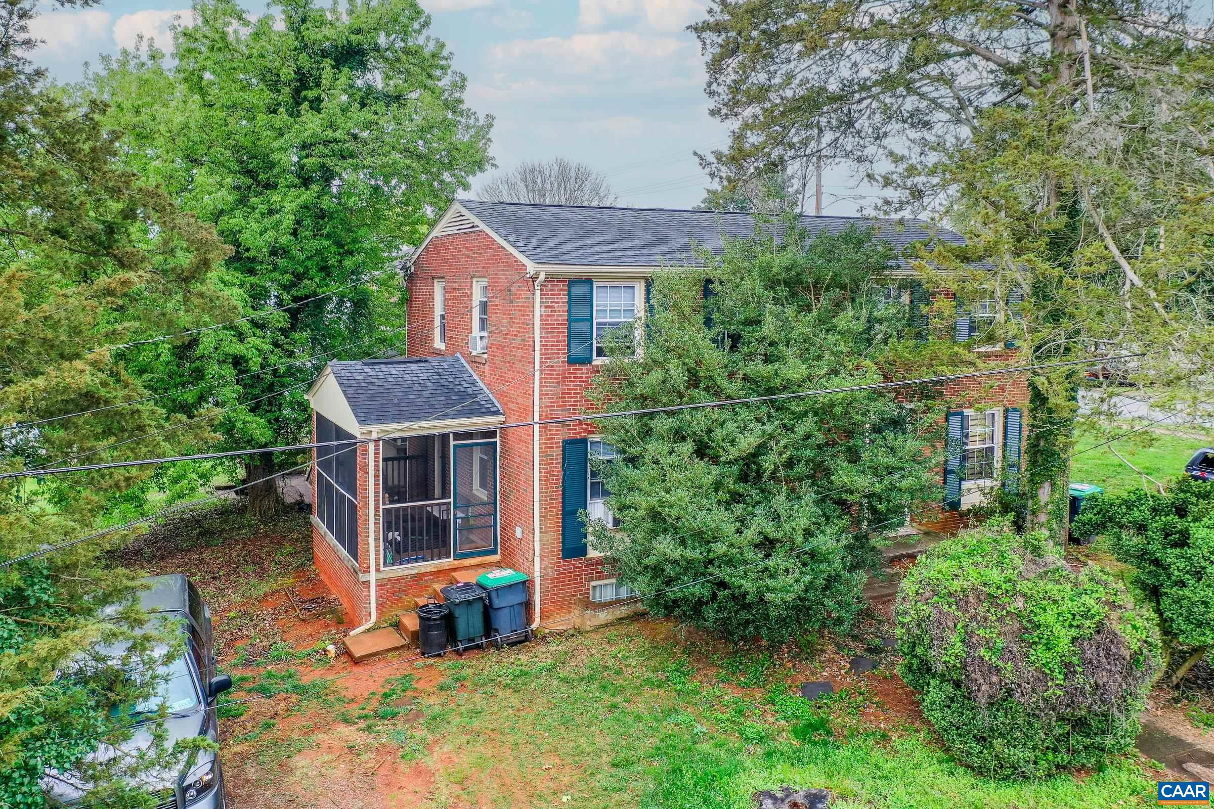 1040 LOCUST AVE Unit: A&B