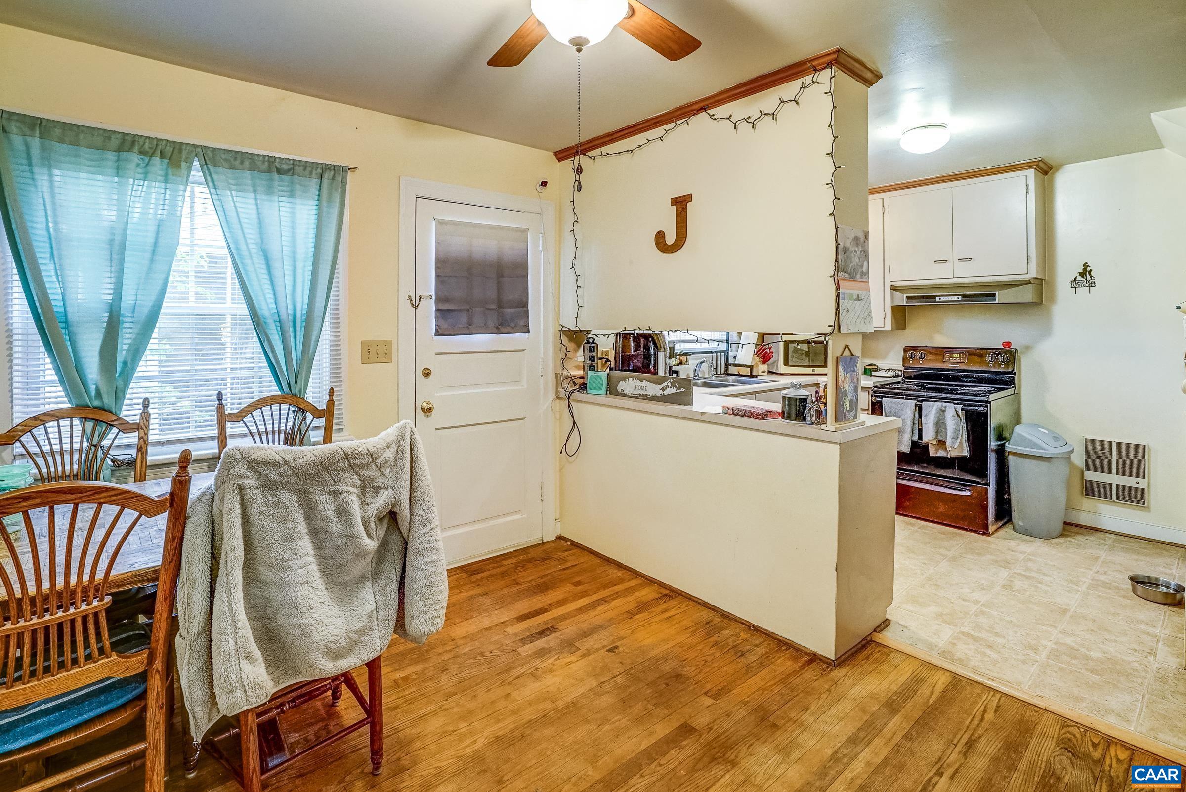 1040 LOCUST AVE Unit: A&B