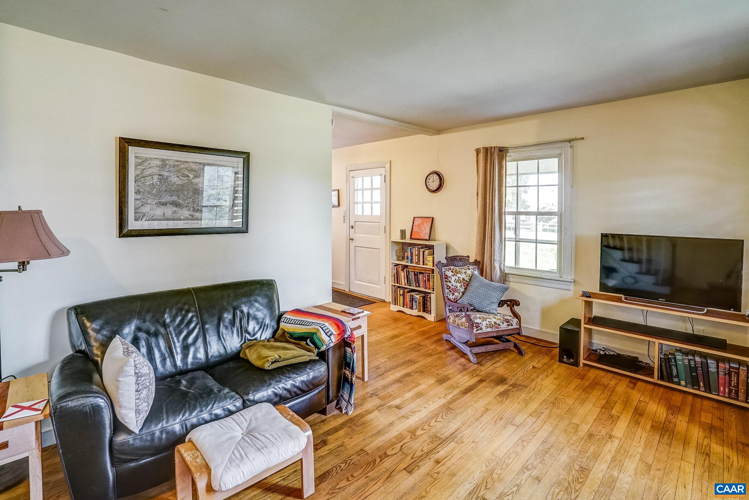 1040 LOCUST AVE Unit: A&B