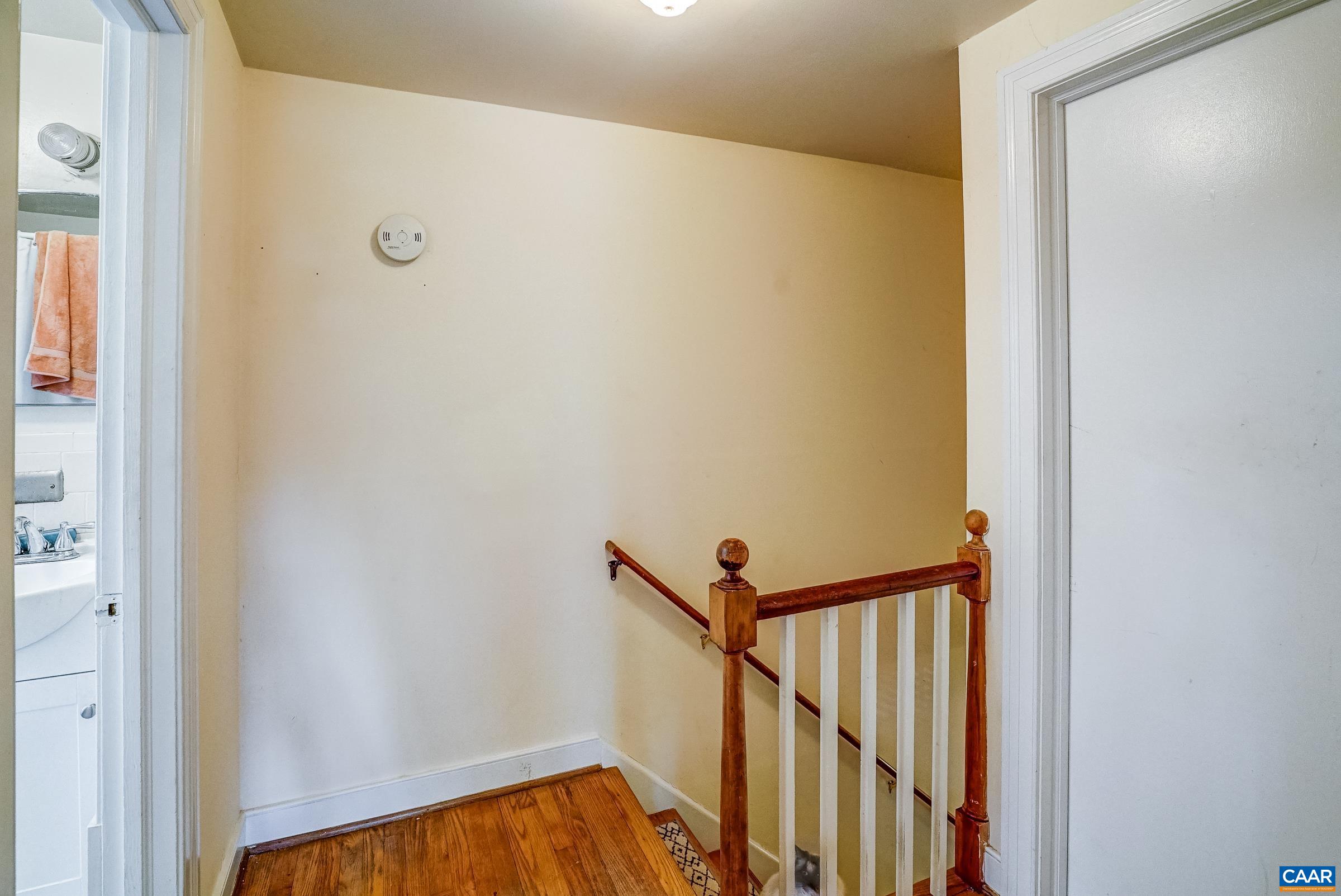 1040 LOCUST AVE Unit: A&B