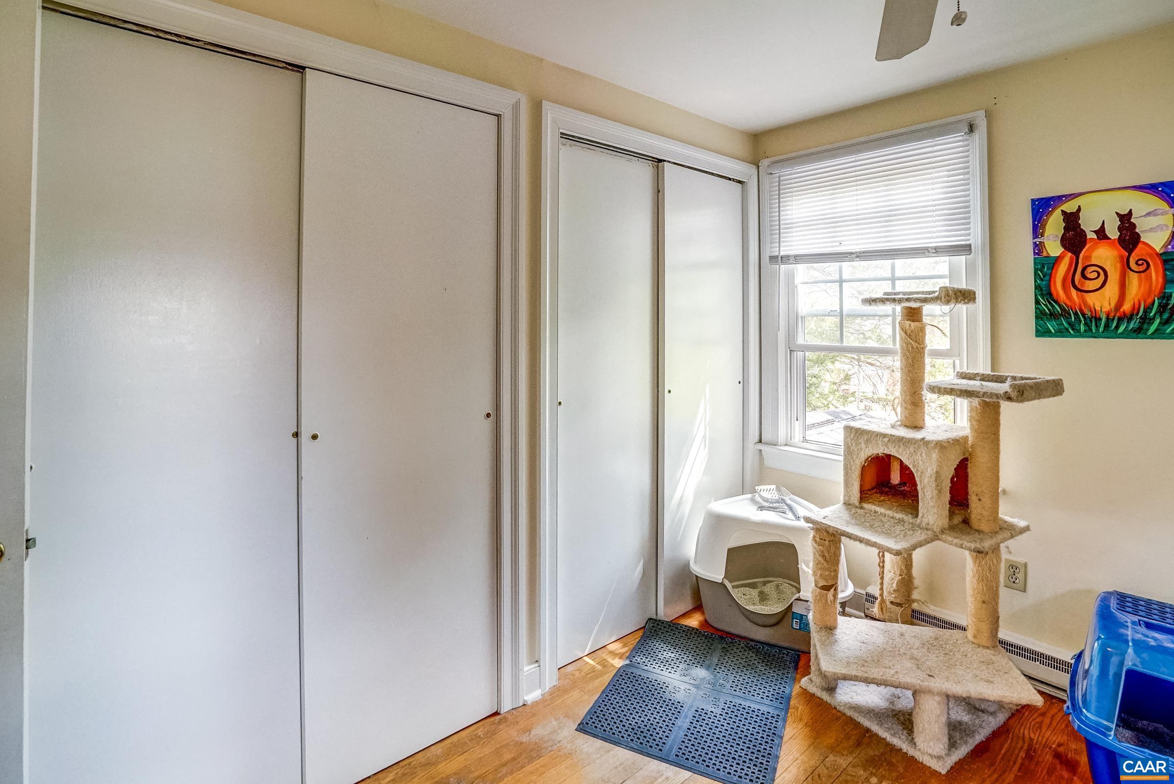 1040 LOCUST AVE Unit: A&B