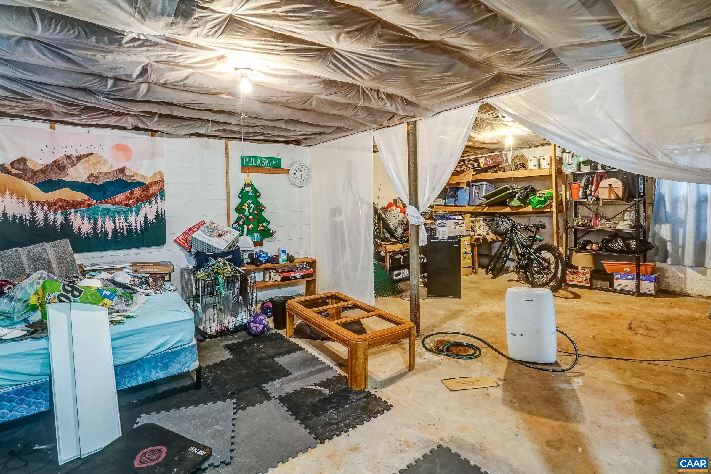 1040 LOCUST AVE Unit: A&B