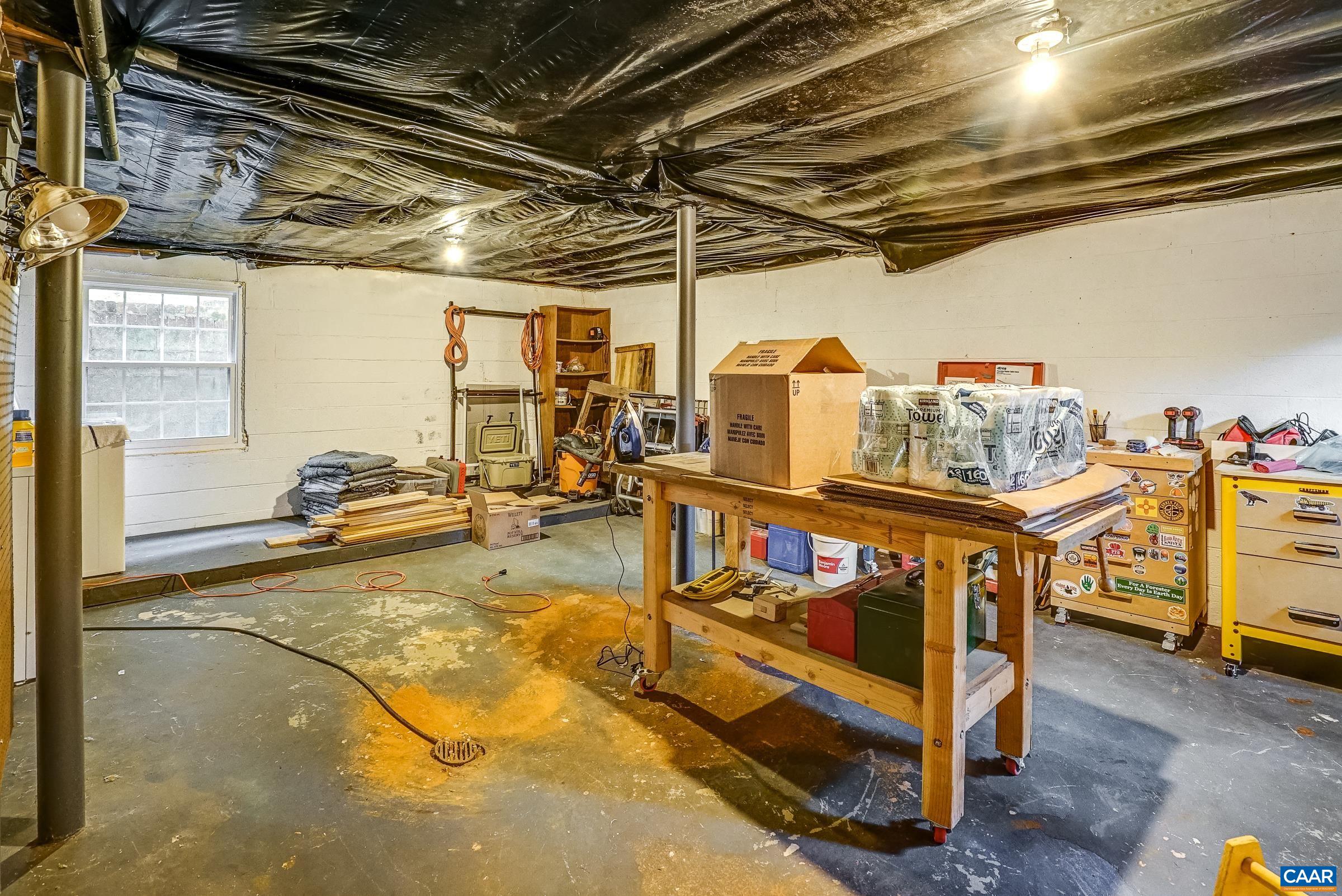 1040 LOCUST AVE Unit: A&B