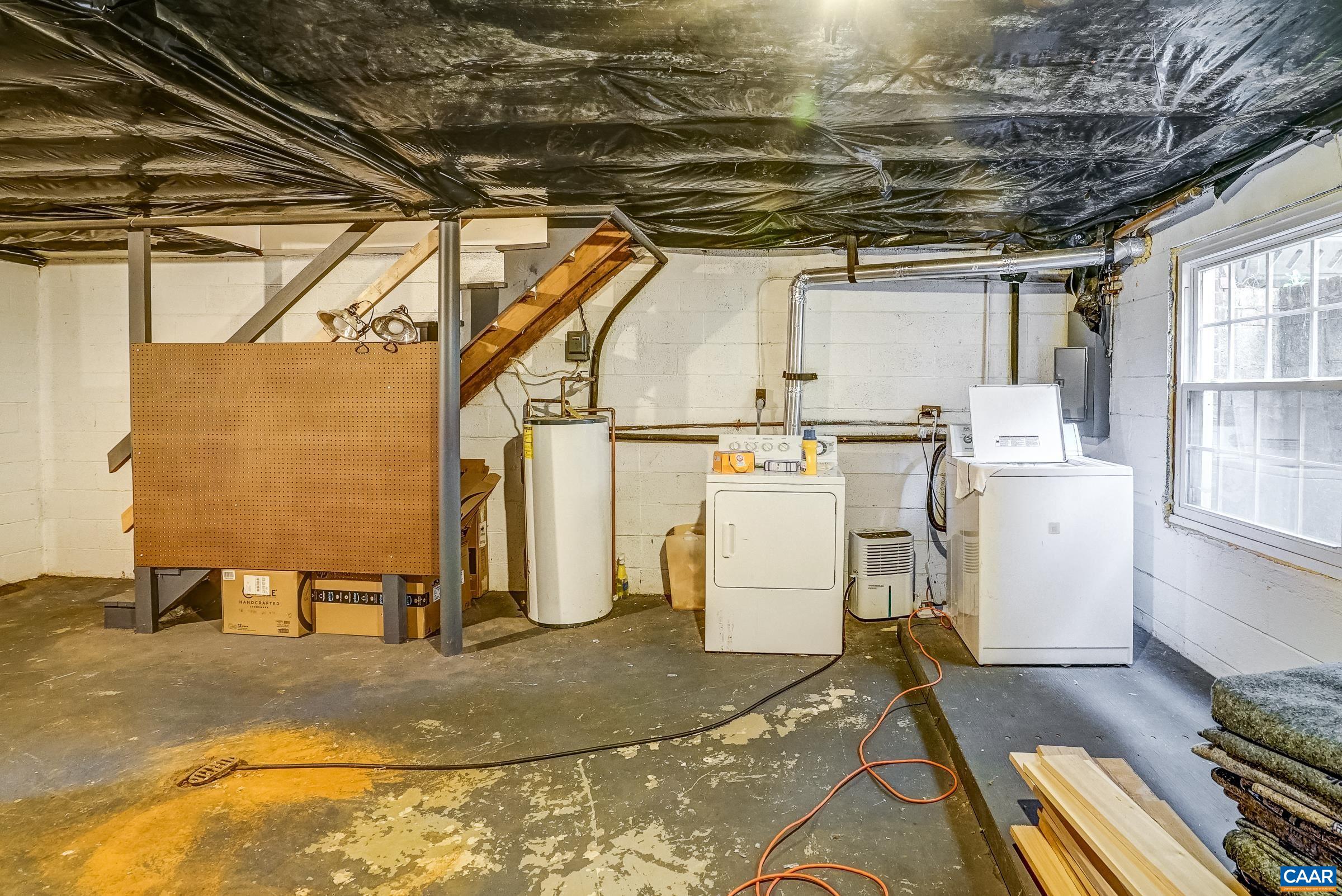 1040 LOCUST AVE Unit: A&B