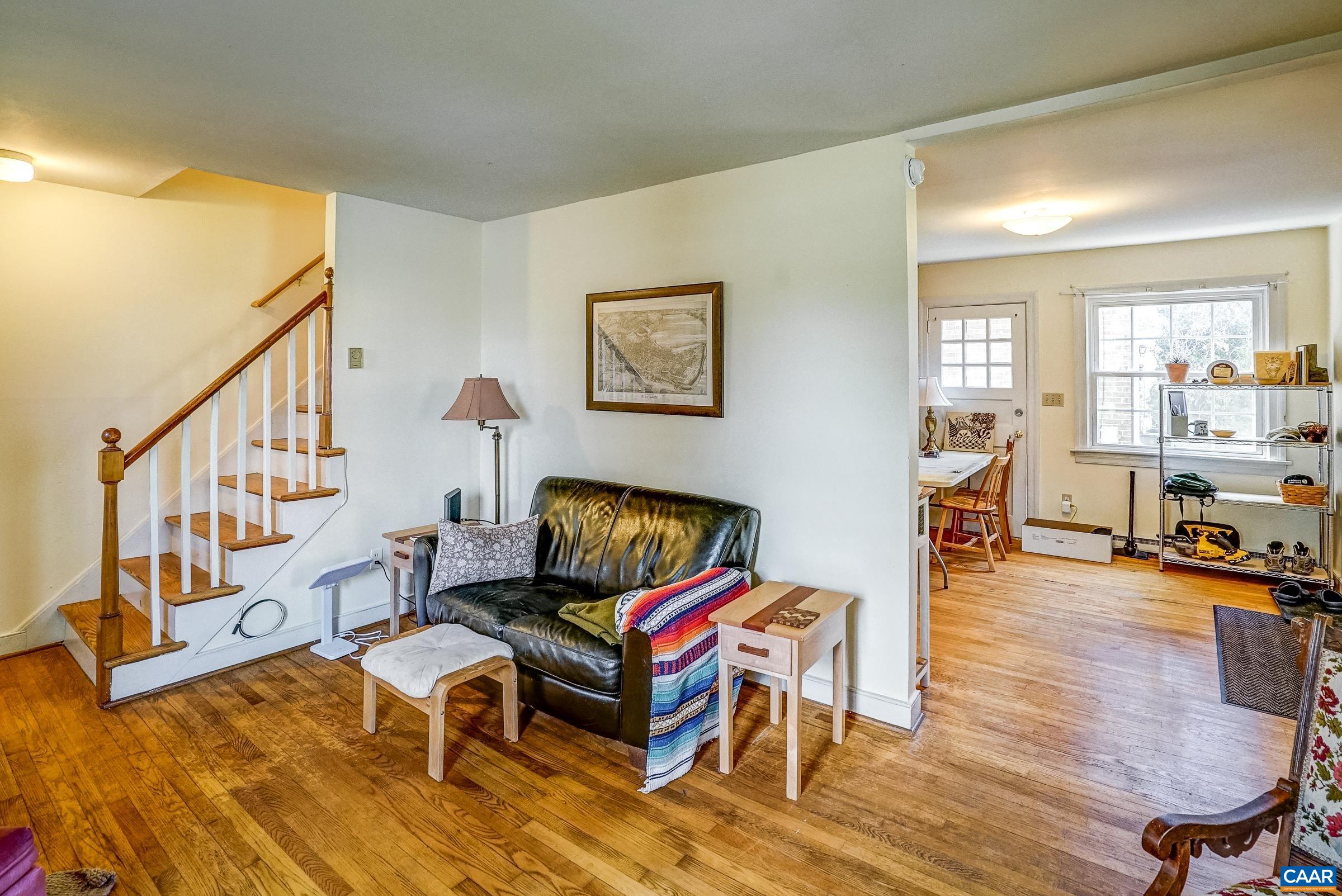 1040 LOCUST AVE Unit: A&B